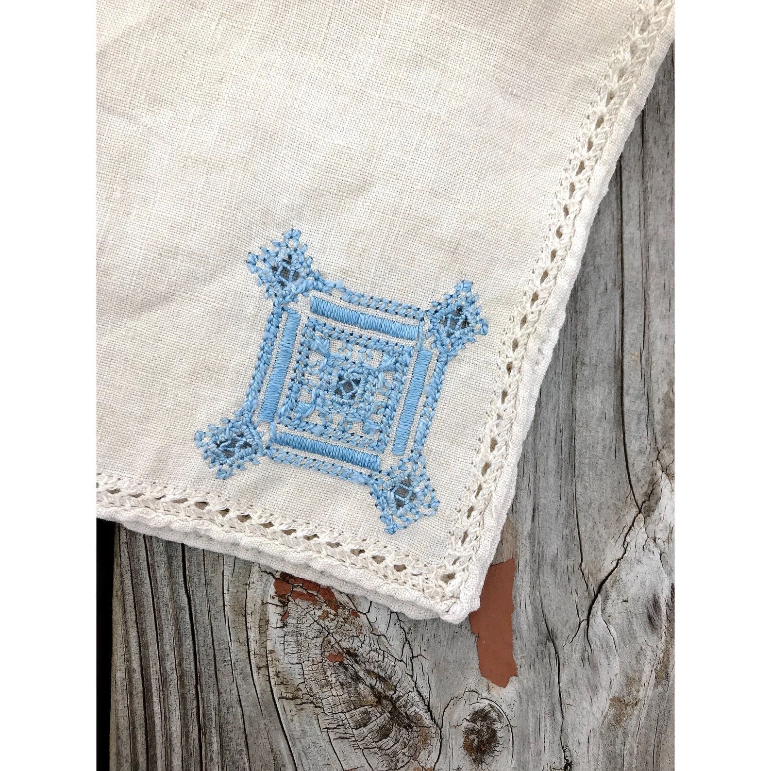Vintage Set of 4 Linen Embroidered Cocktail Napkins