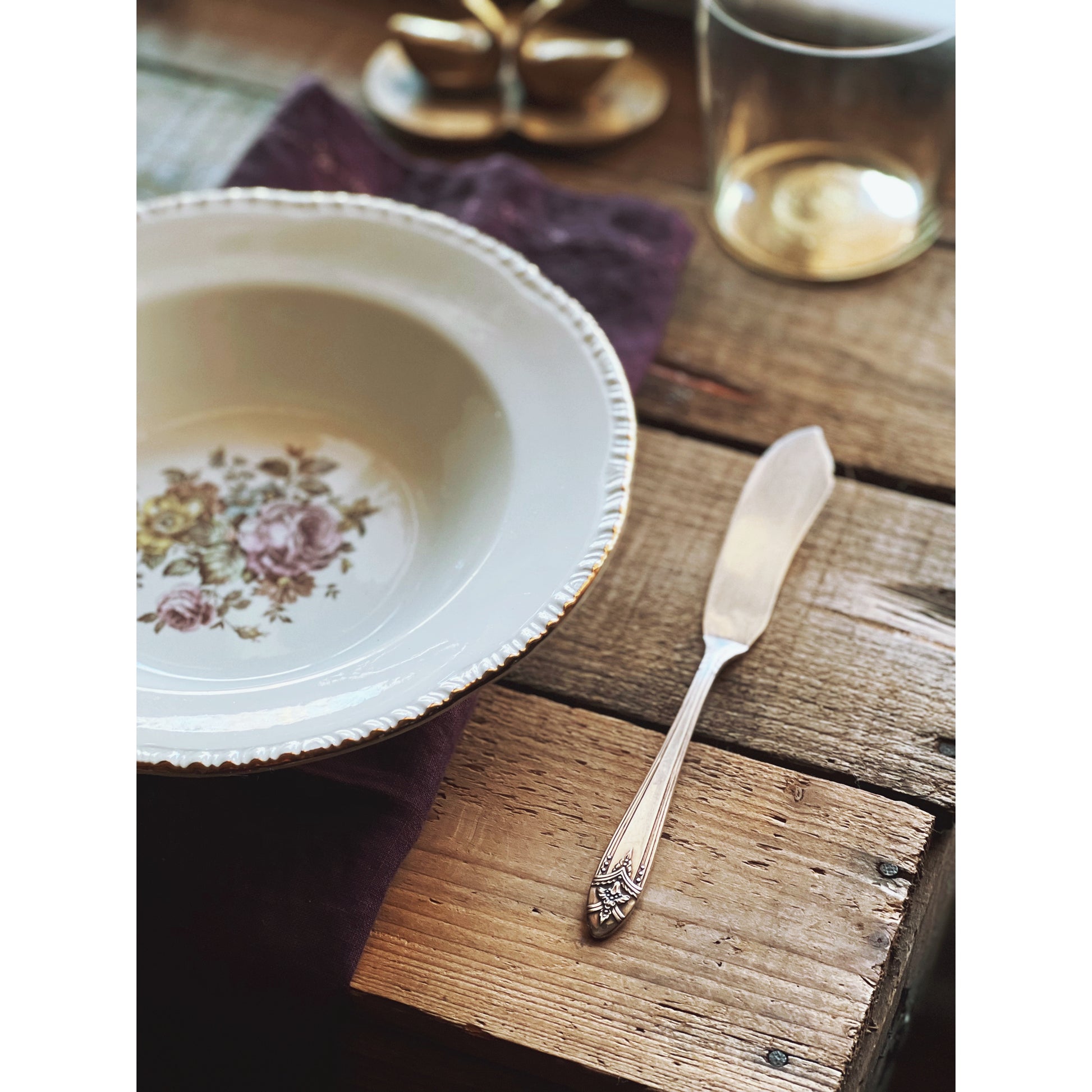 Wm A Rogers Oneida Ltd La Ronnie butter knife