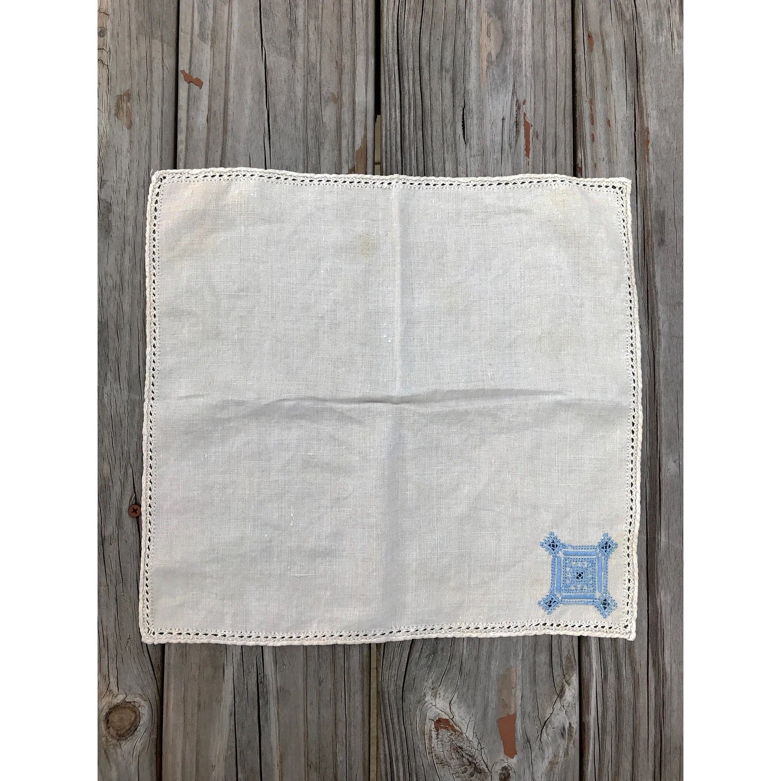 Vintage Set of 4 Linen Embroidered Cocktail Napkins
