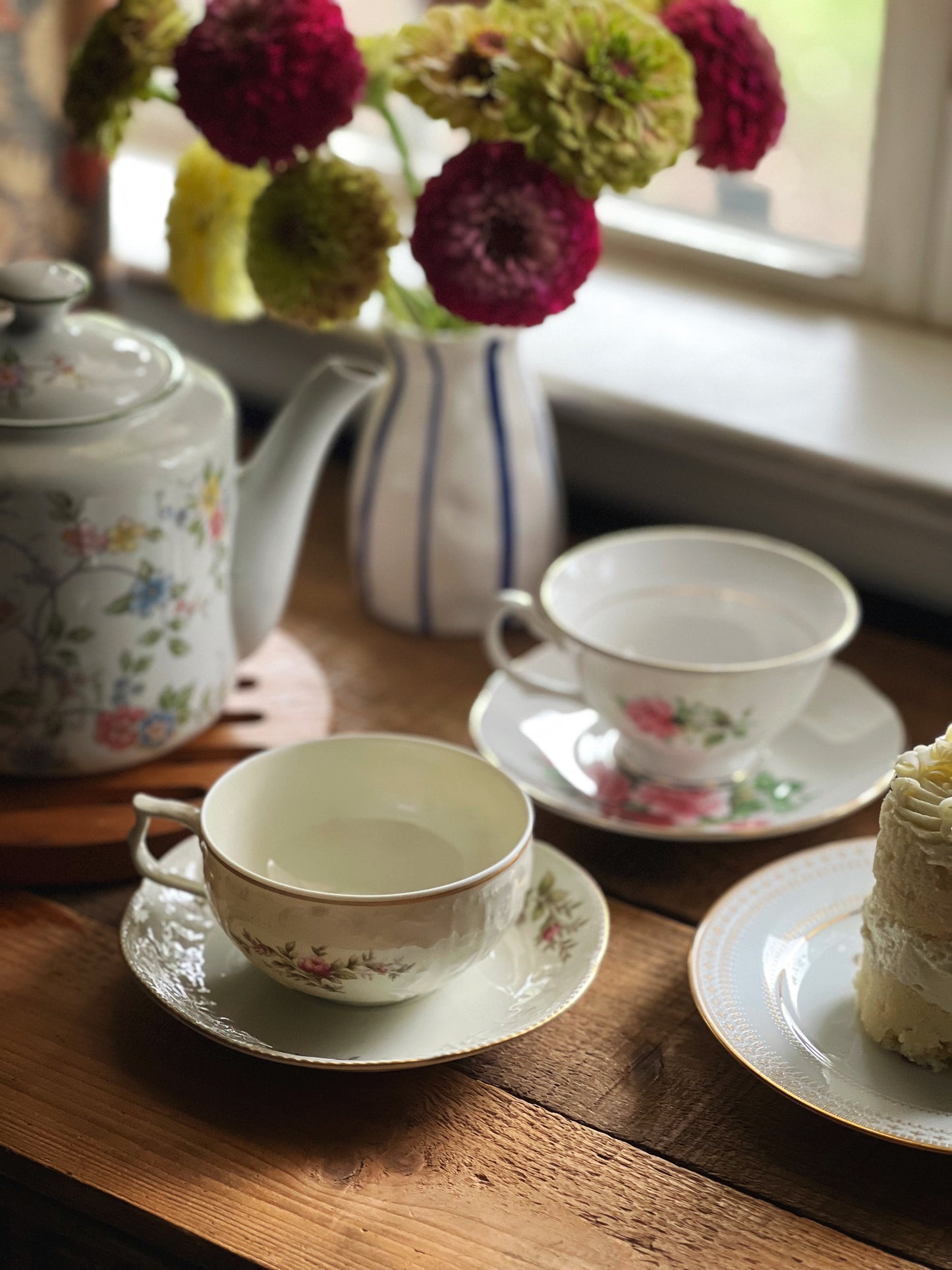 Vintage Golden Crown Fine Bone China Floral Teacup & Saucer Set