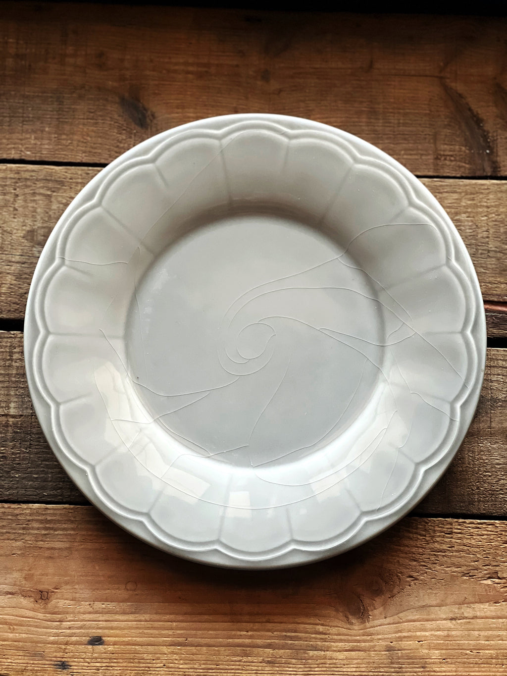 Set of 4 Euro Ceramica Portugal Gray Scalloped Dinner Plates