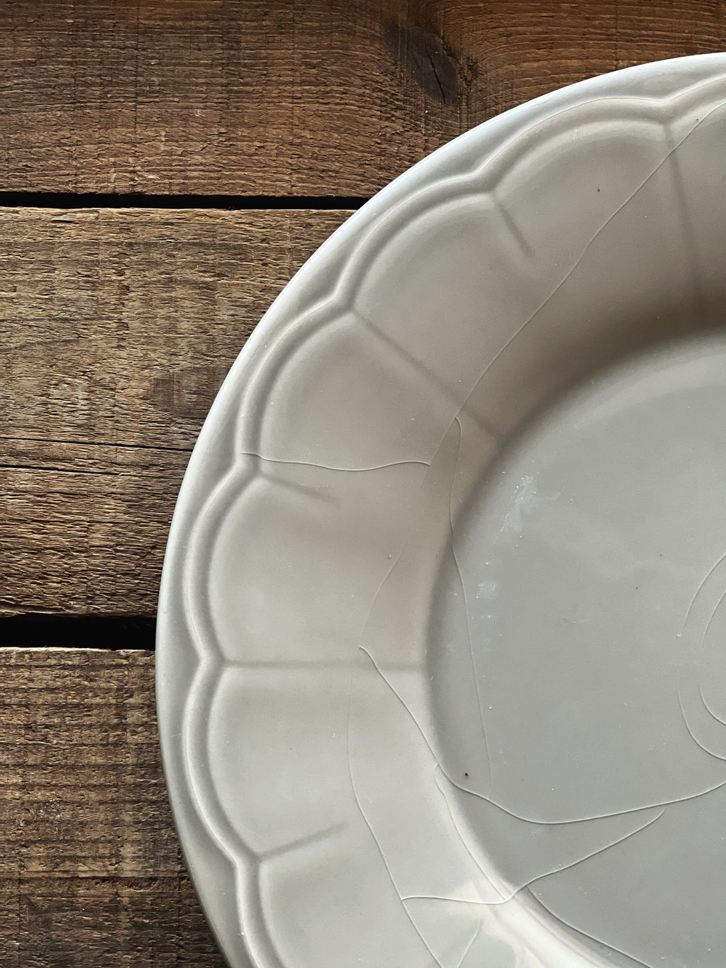 Set of 4 Euro Ceramica Portugal Gray Scalloped Dinner Plates