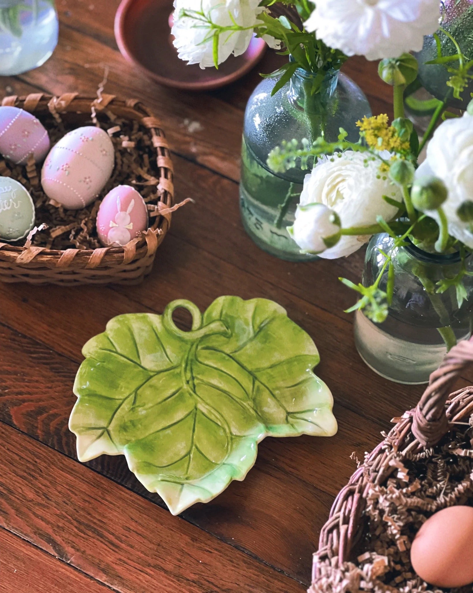 smallgreen leaf shape dish