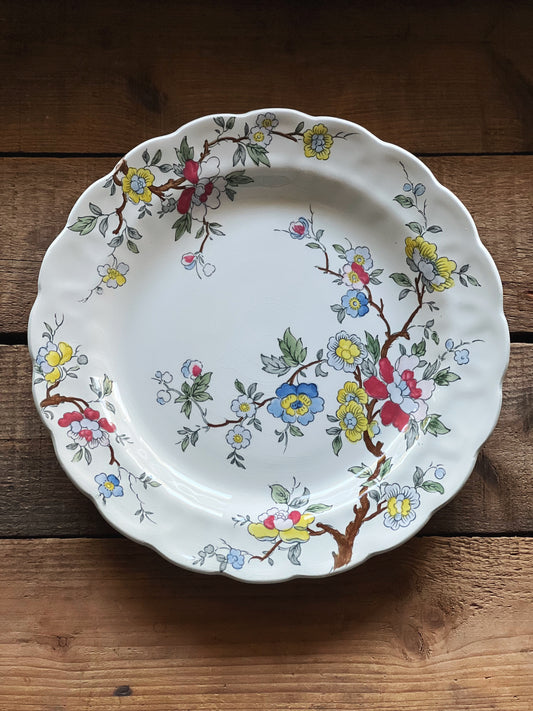 Booths Chinese Tree dinner plate a boldly colored floral plate with a scalloped edge