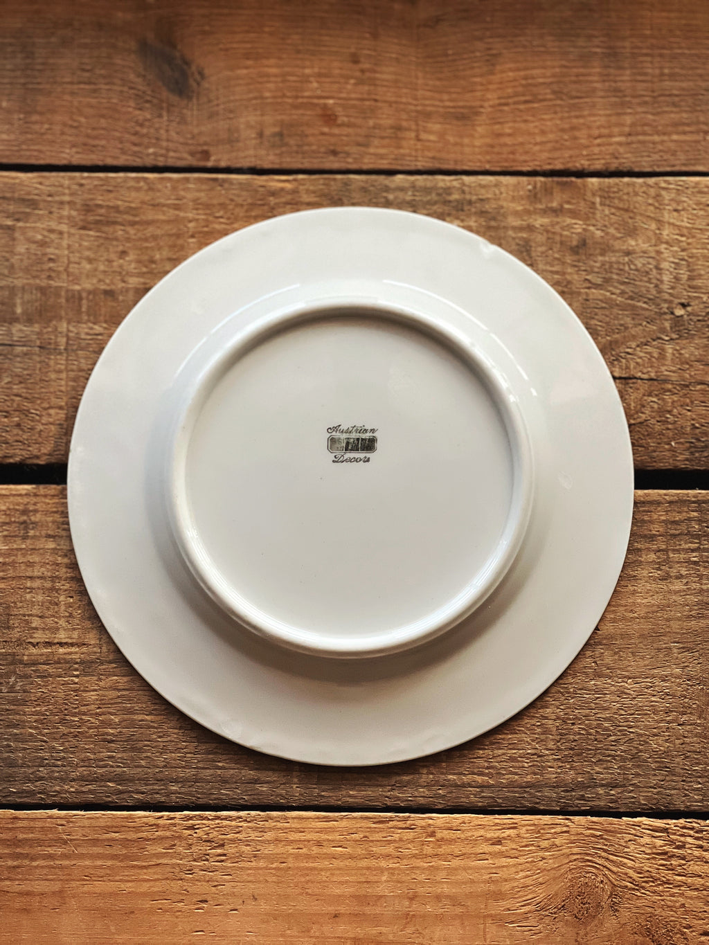 underside of a Syracuse China Austrian Decor Salad Plate