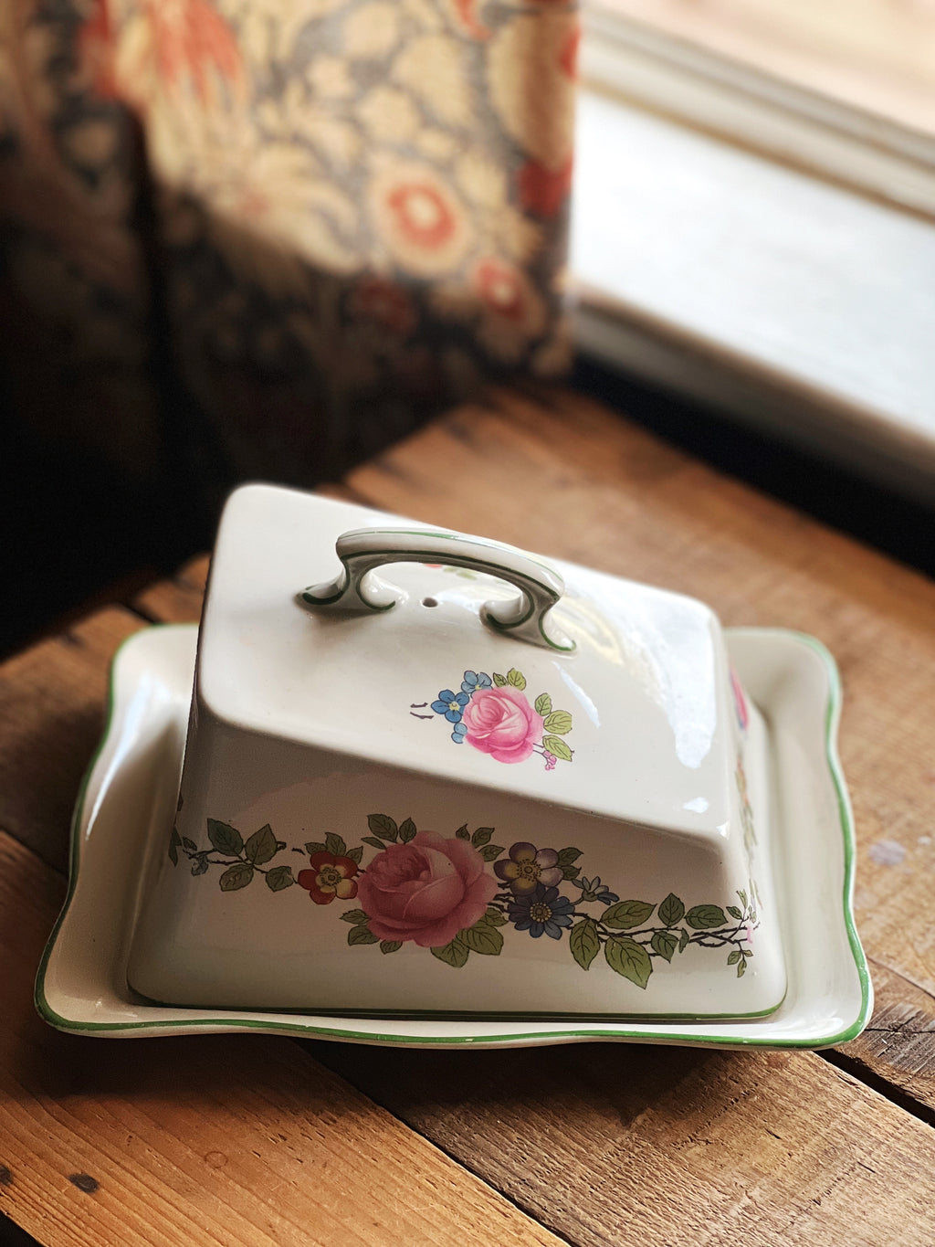 Antique Wilkinson Ltd Ye Olde English Rose Cheese Dish