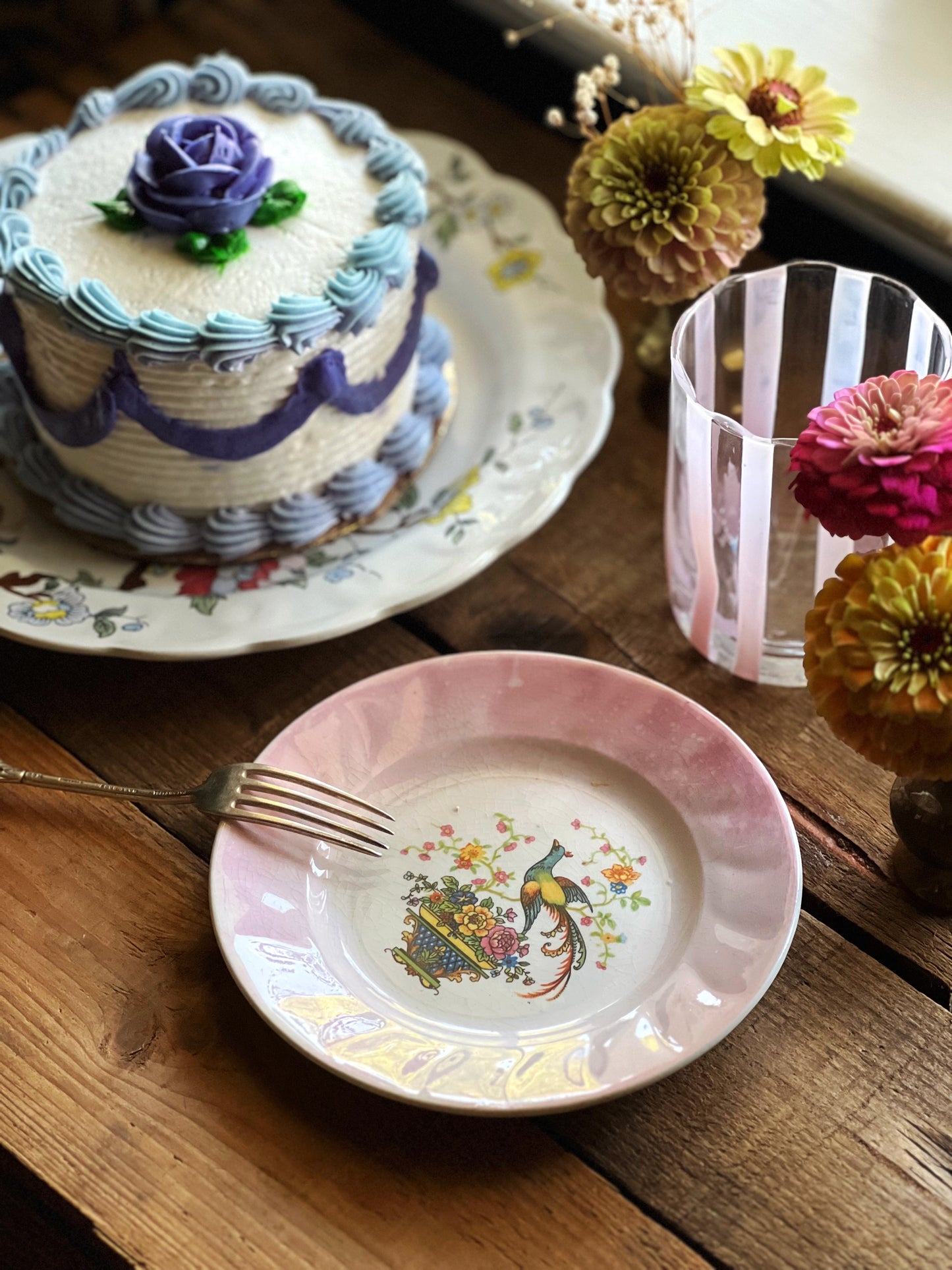 Set of 4 Vintage Cake Plates