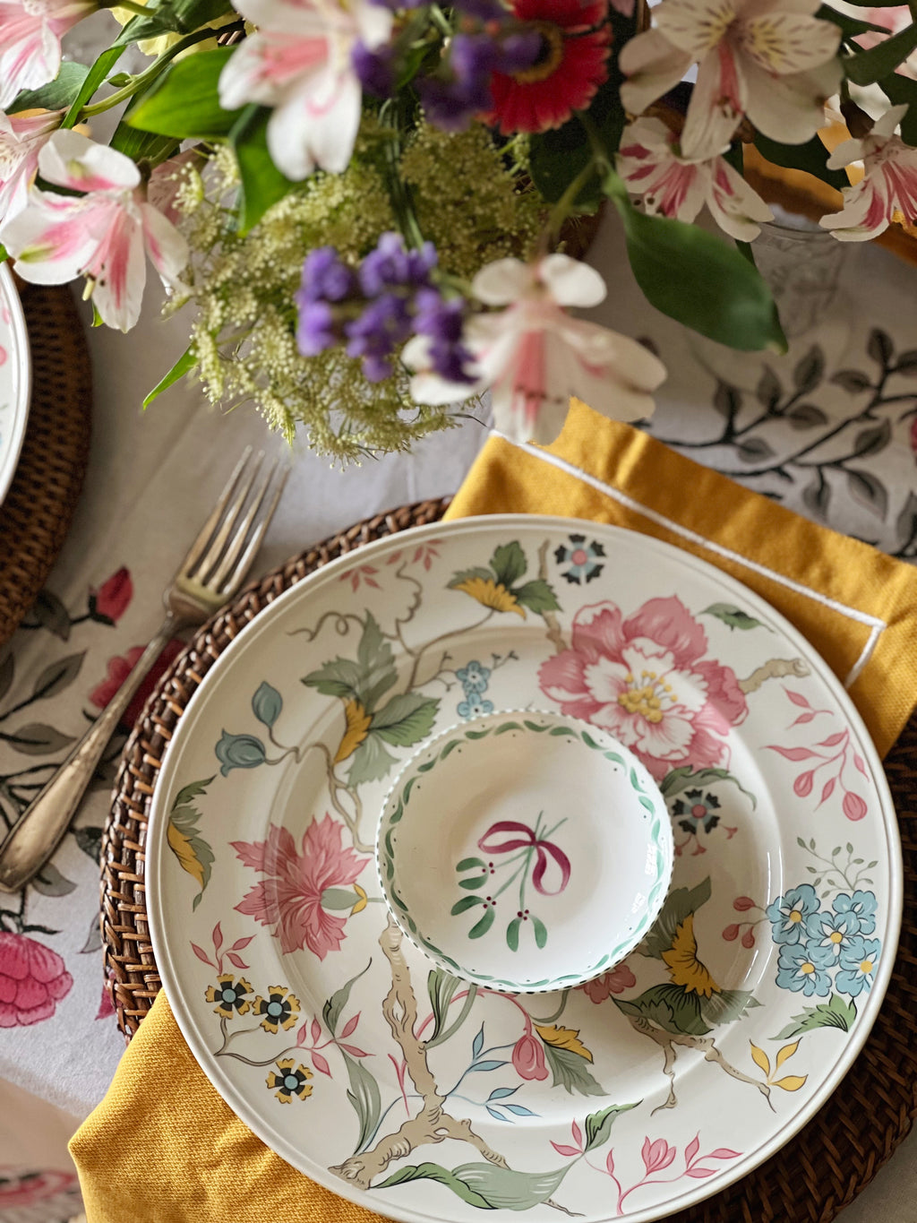 Vintage Villeroy & Boch Chintz Dinner Plate