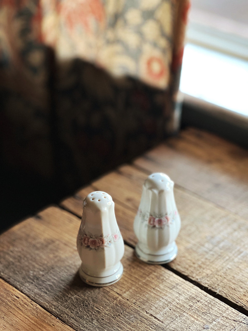 pink and blue floral salt and pepper shakers