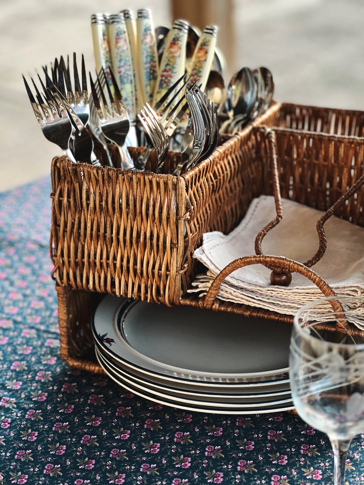 Woven Picnic Server