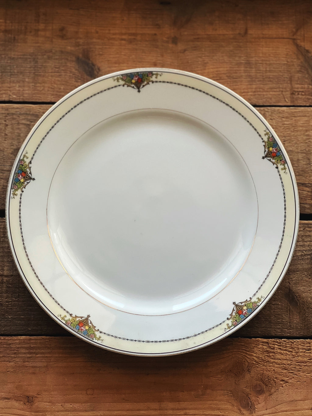 Noritake Gotham dinner plate with fruit basket design, vintage Japan china