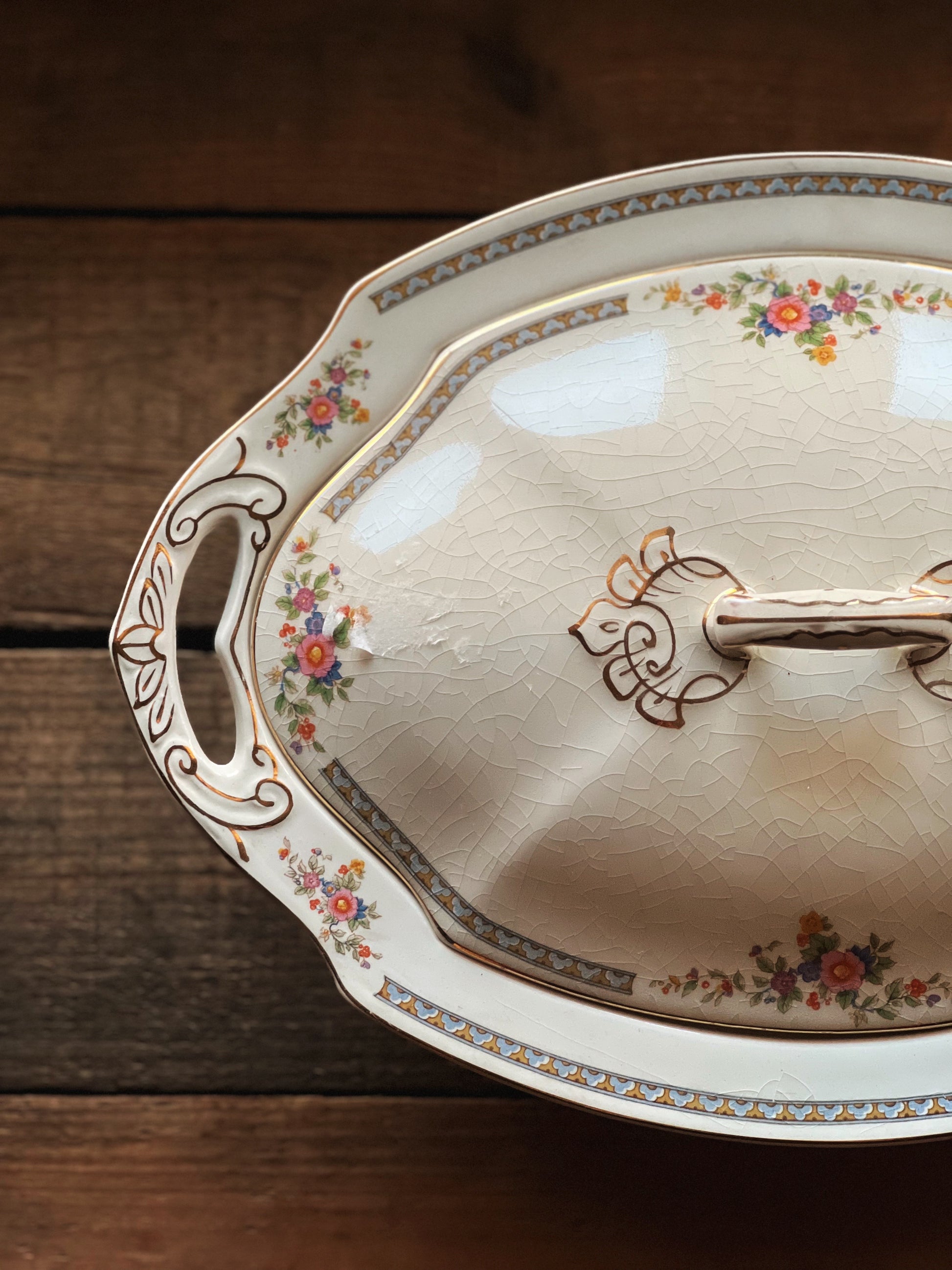 Rare Antique WH Grindley Chelsea Ivory Torbay Covered Vegetable Bowl