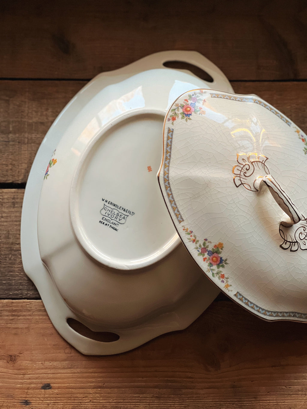 Rare Antique WH Grindley Chelsea Ivory Torbay Covered Vegetable Bowl