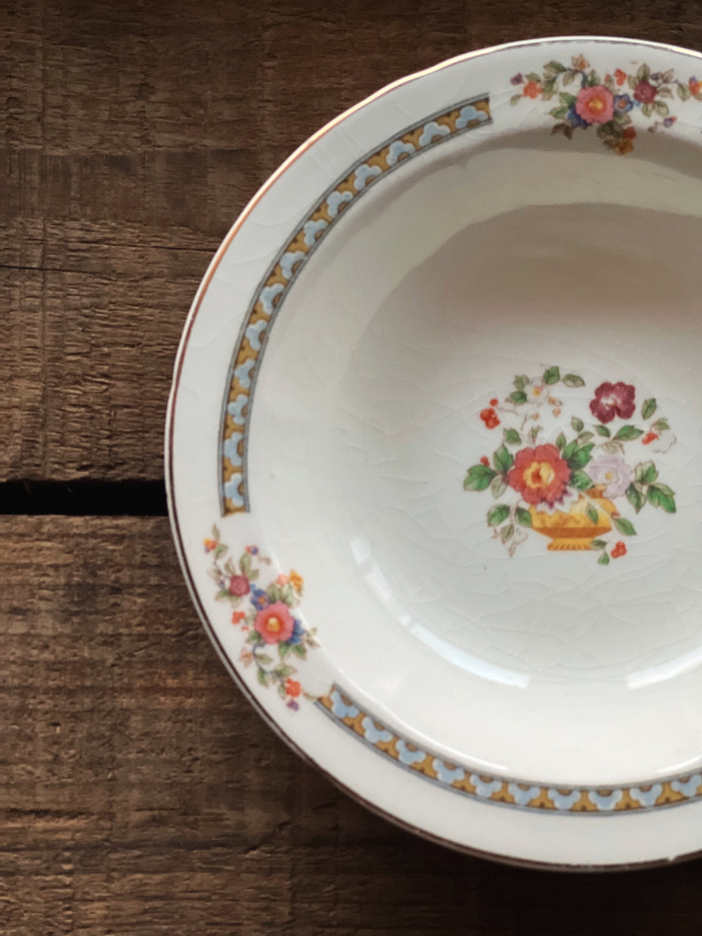 Rare Antique WH Grindley Chelsea Ivory Torbay Berry Bowl