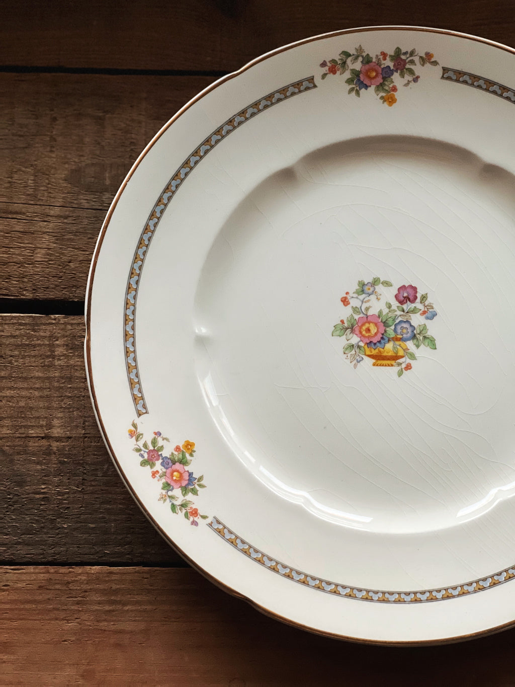 Rare Antique WH Grindley Chelsea Ivory Torbay Dinner Plate