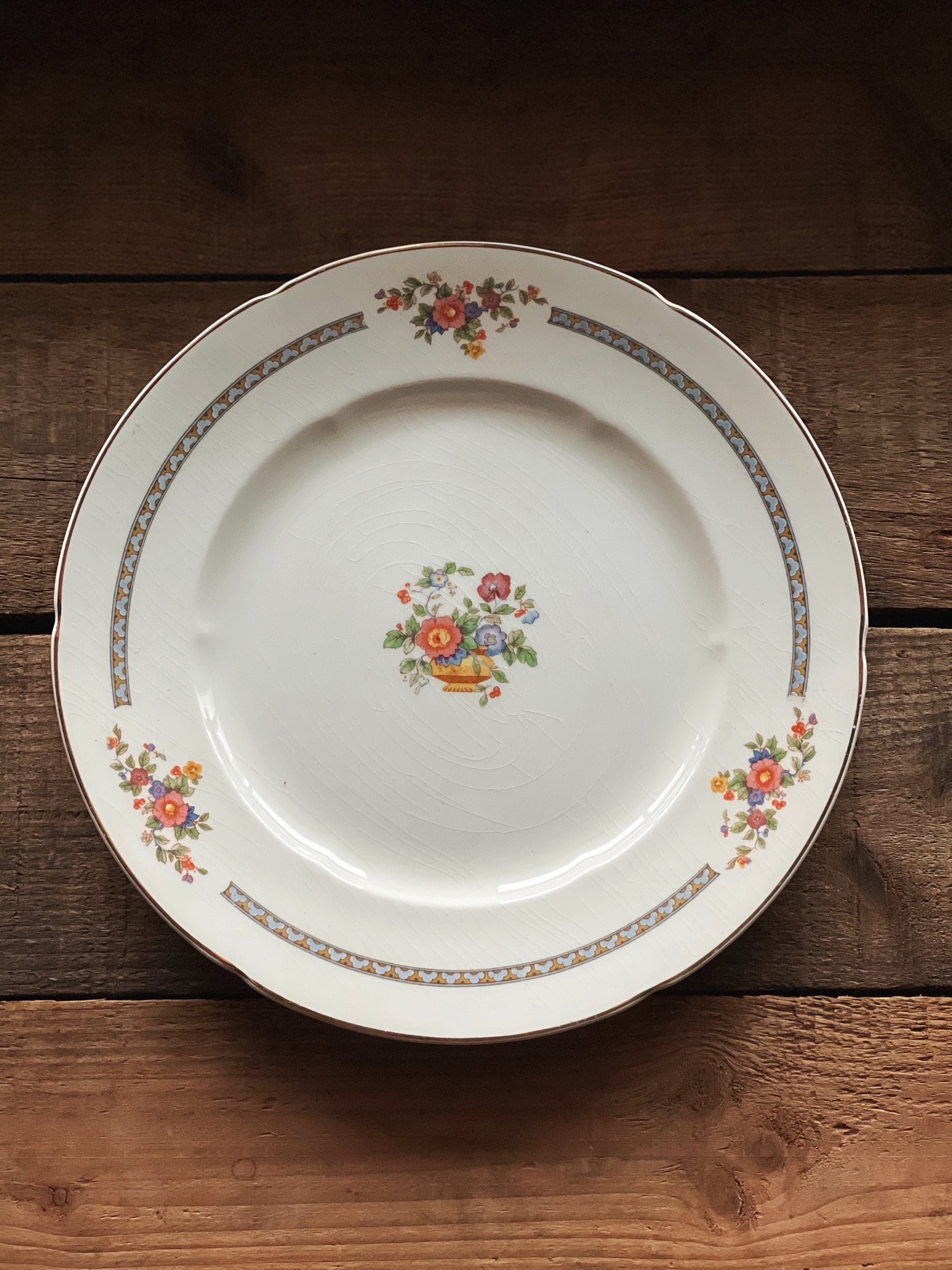 Rare Antique WH Grindley Chelsea Ivory Torbay Luncheon Plate