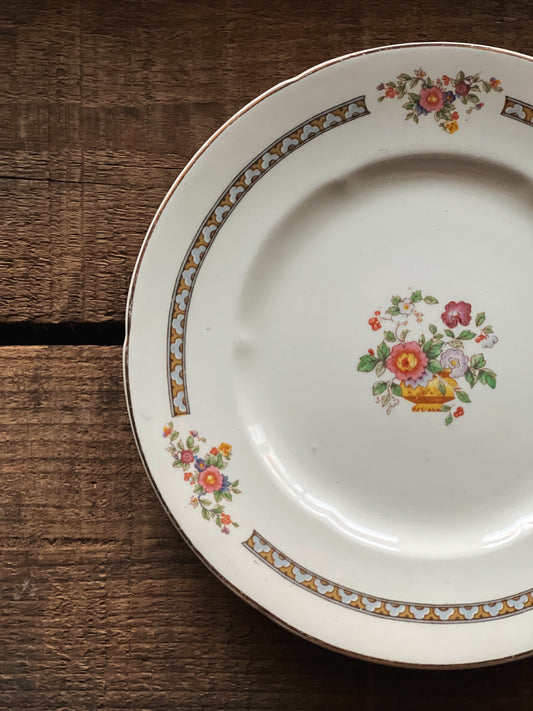 Rare Antique WH Grindley Chelsea Ivory Torbay Bread and Butter Plate
