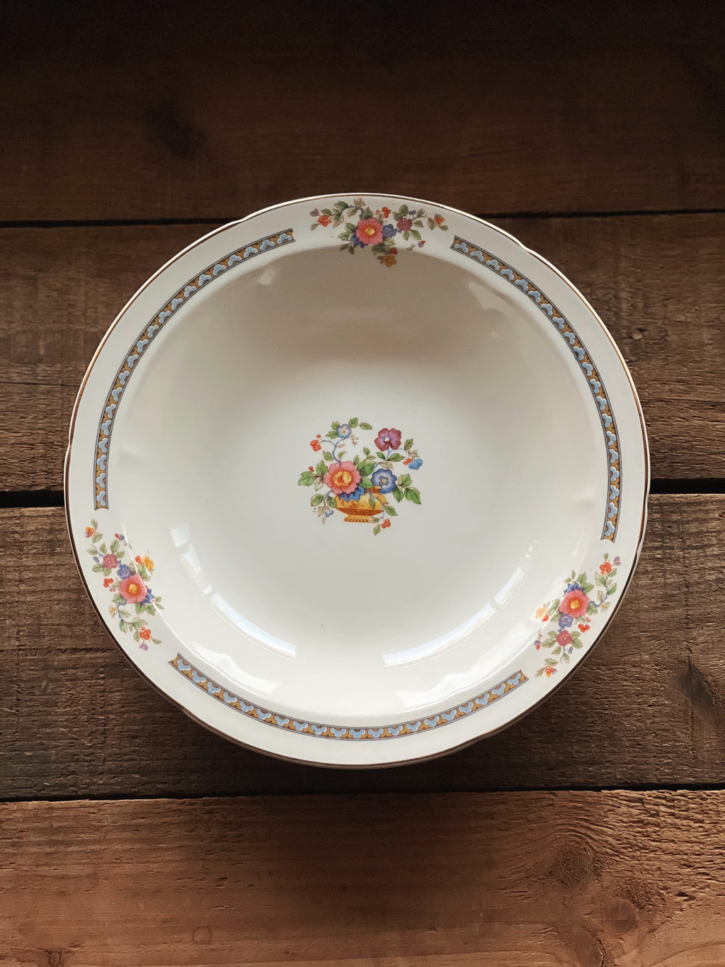 Rare Antique WH Grindley Chelsea Ivory Torbay Rimmed Soup Bowl