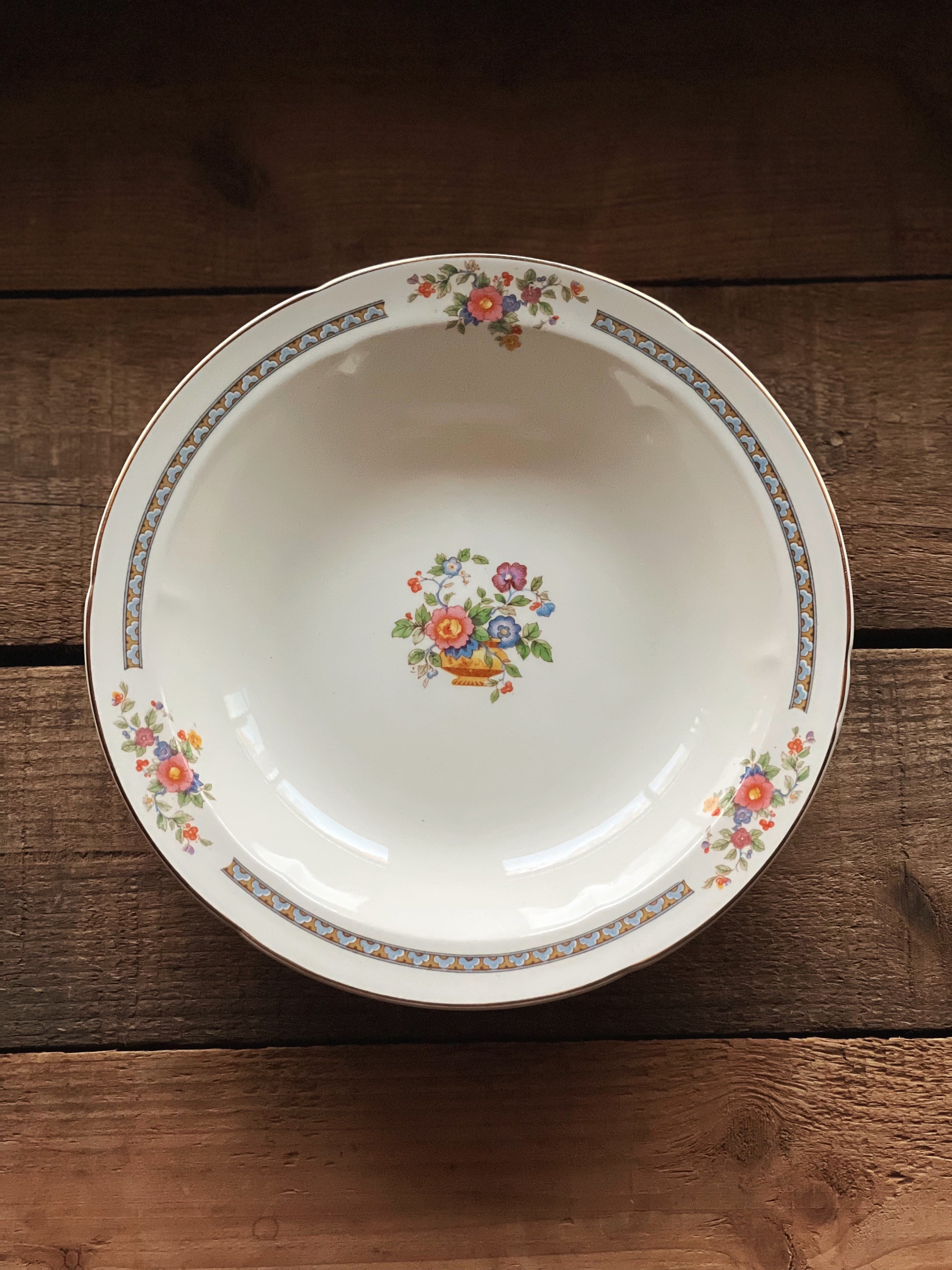 Rare Antique WH Grindley Chelsea Ivory Torbay Rimmed Soup Bowl