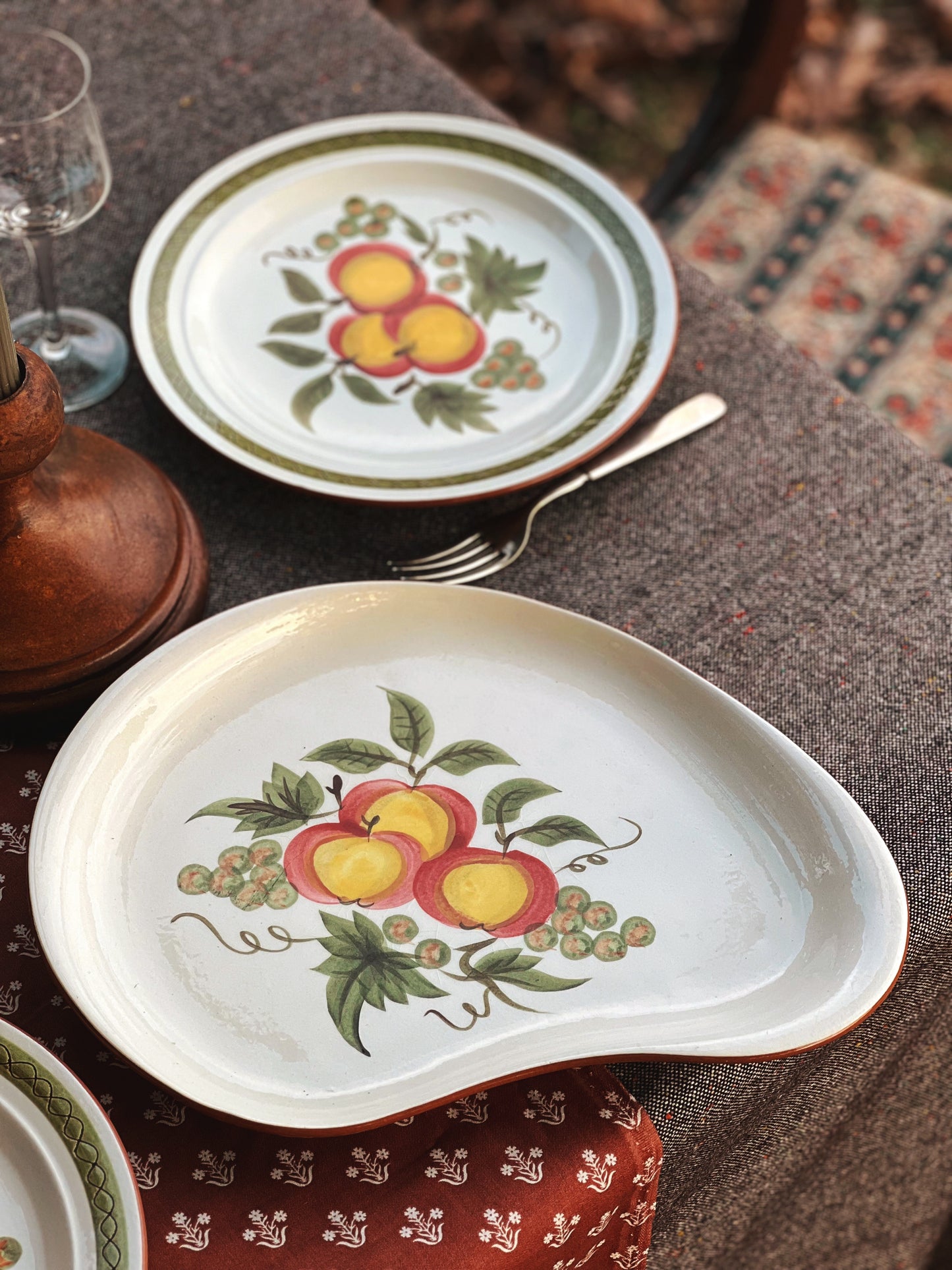 oval apple pattern platter