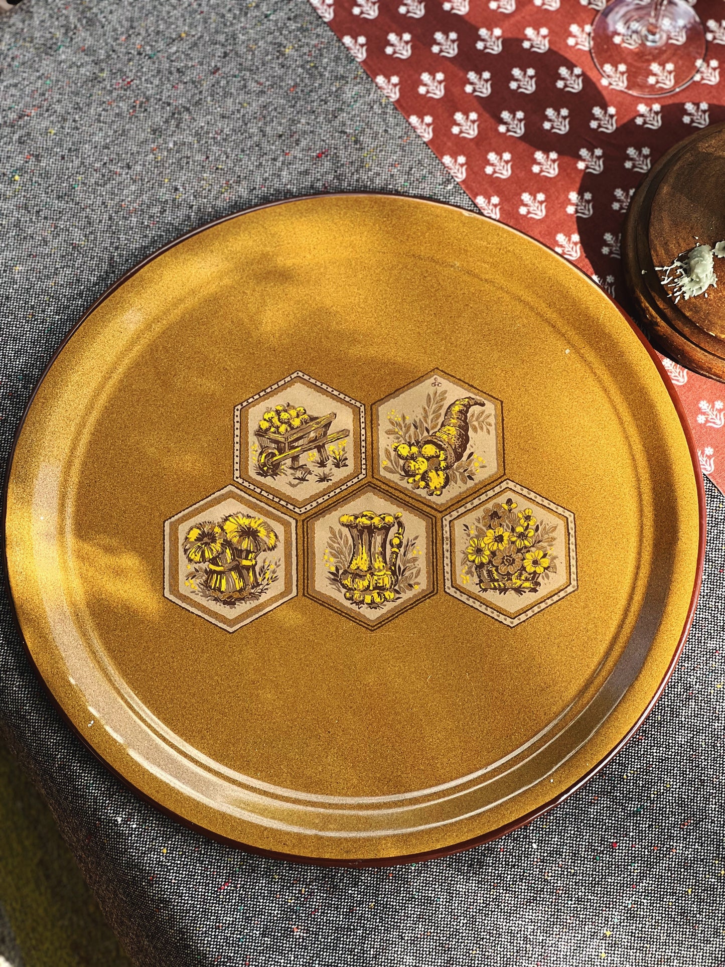 maize colored metal tray with a harvest motif