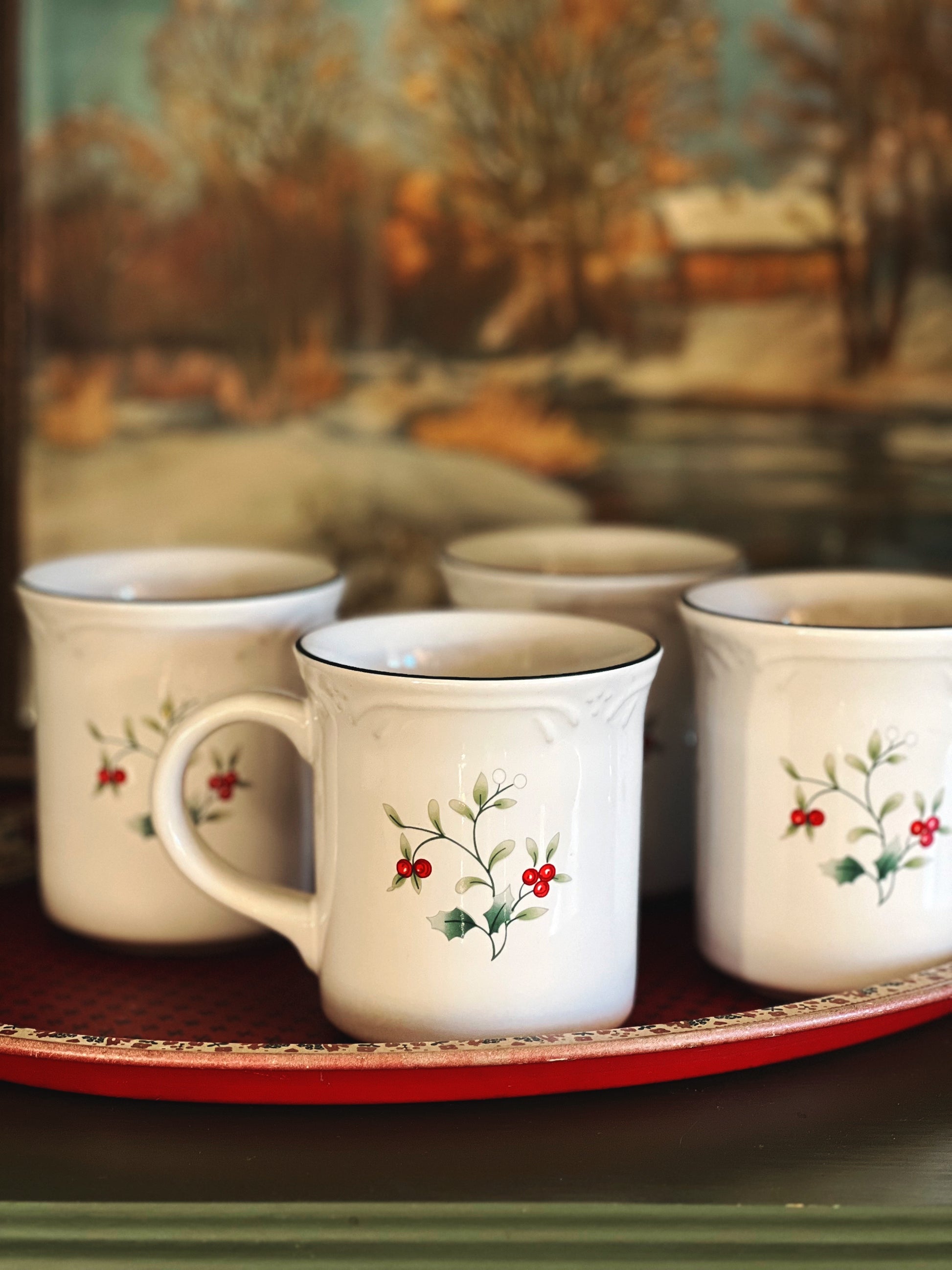 Vintage Set of 4 Pfaltzgraff Winterberry Mugs