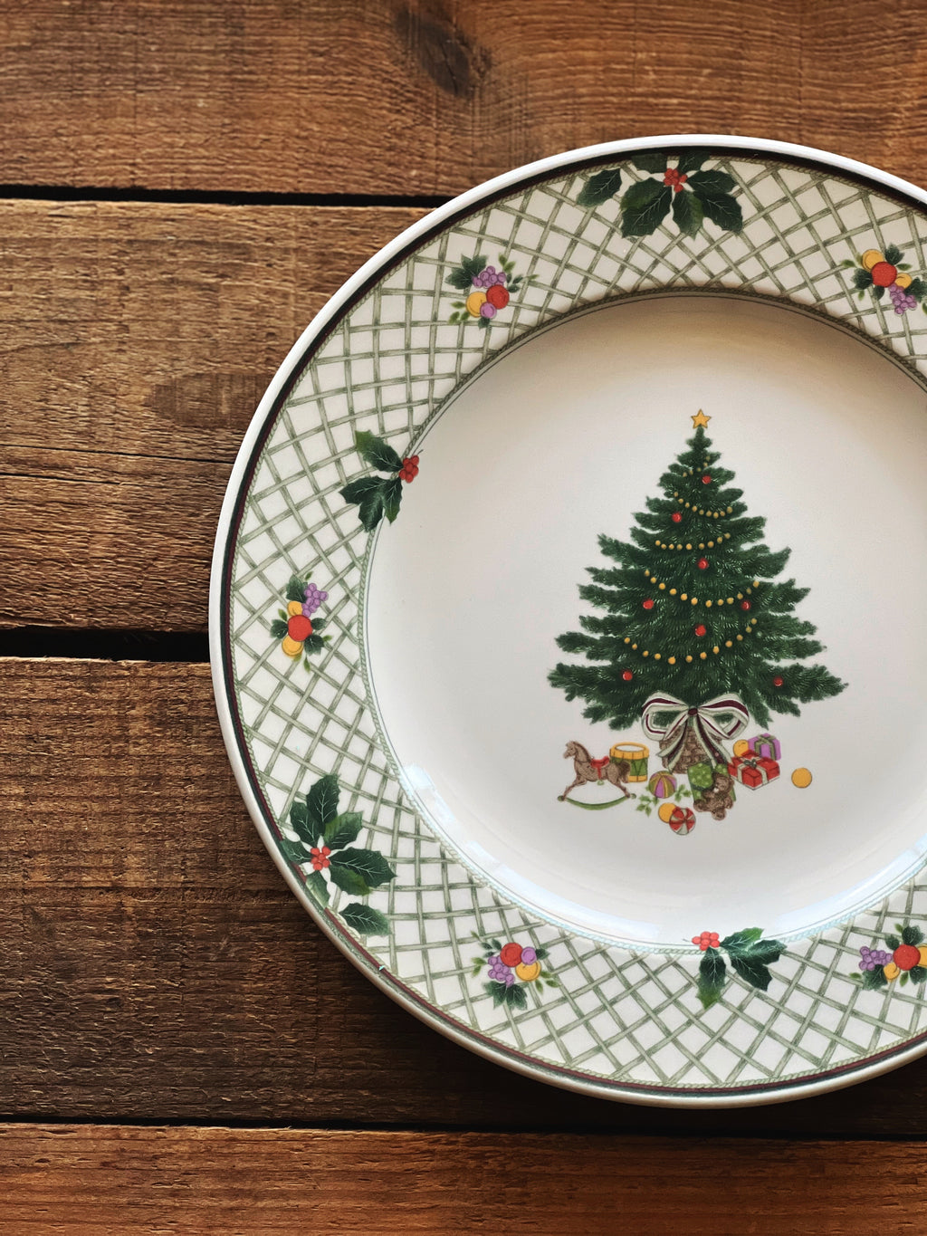 Vintage Mikasa Heritage Christmas Story Salad Plate