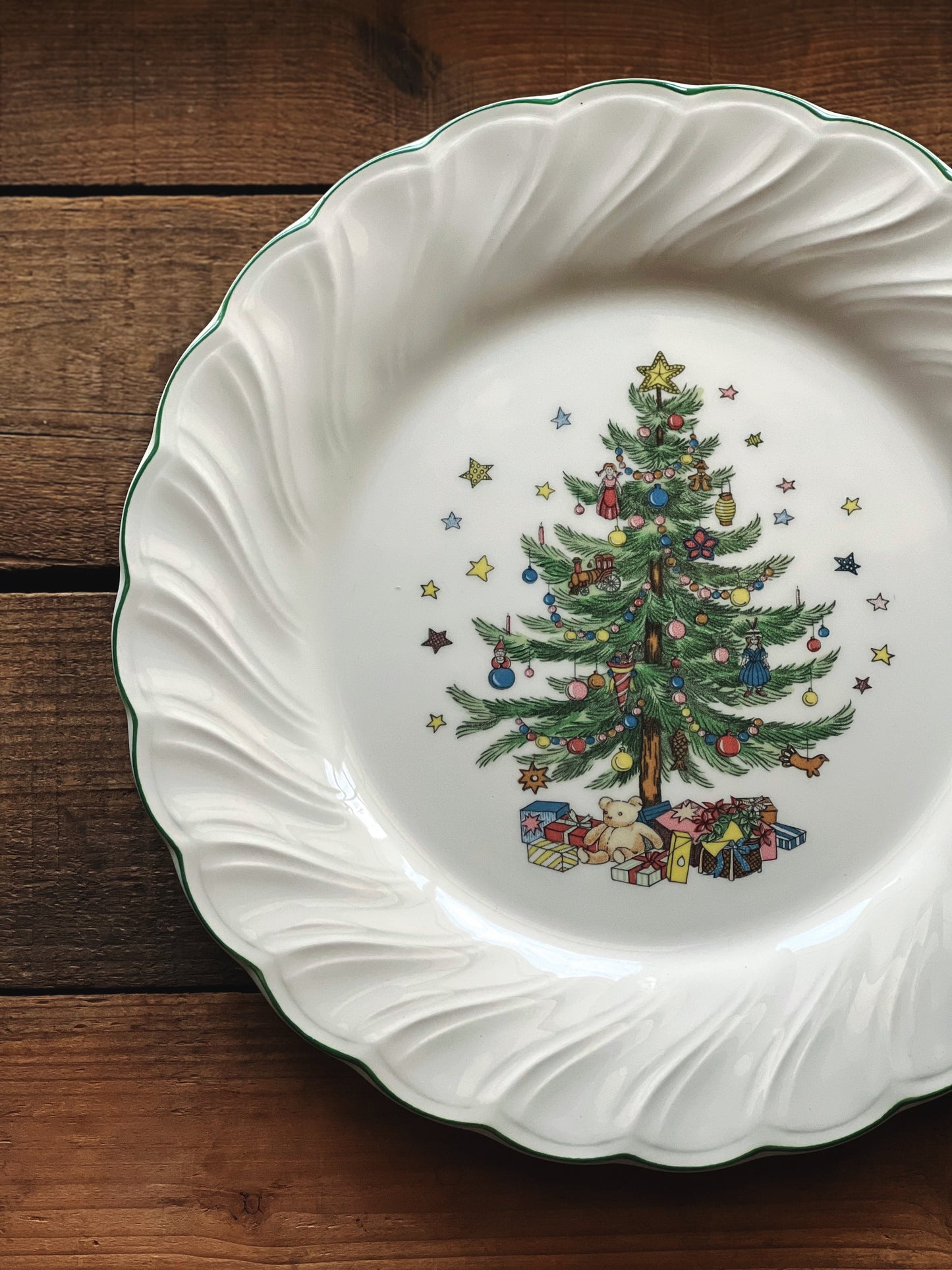 Vintage Nikko Happy Holidays Dinner Plate