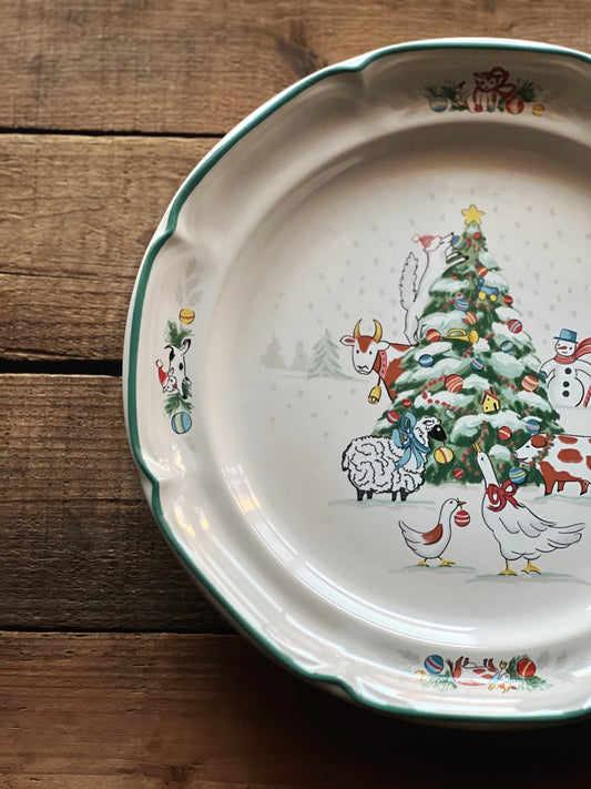 Set of 4 Vintage International Tableworks Country Christmas Dinner Plates