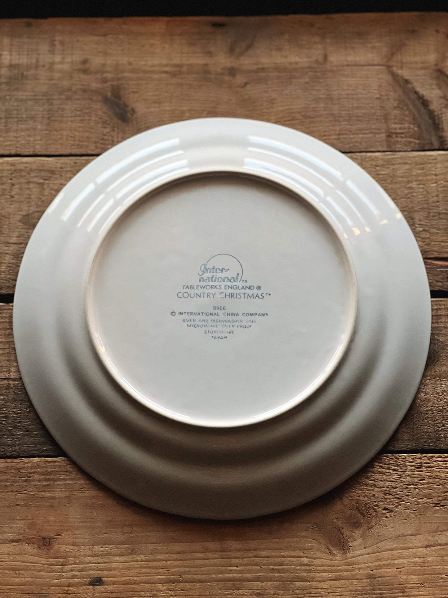 Set of 4 Vintage International Tableworks Country Christmas Dinner Plates