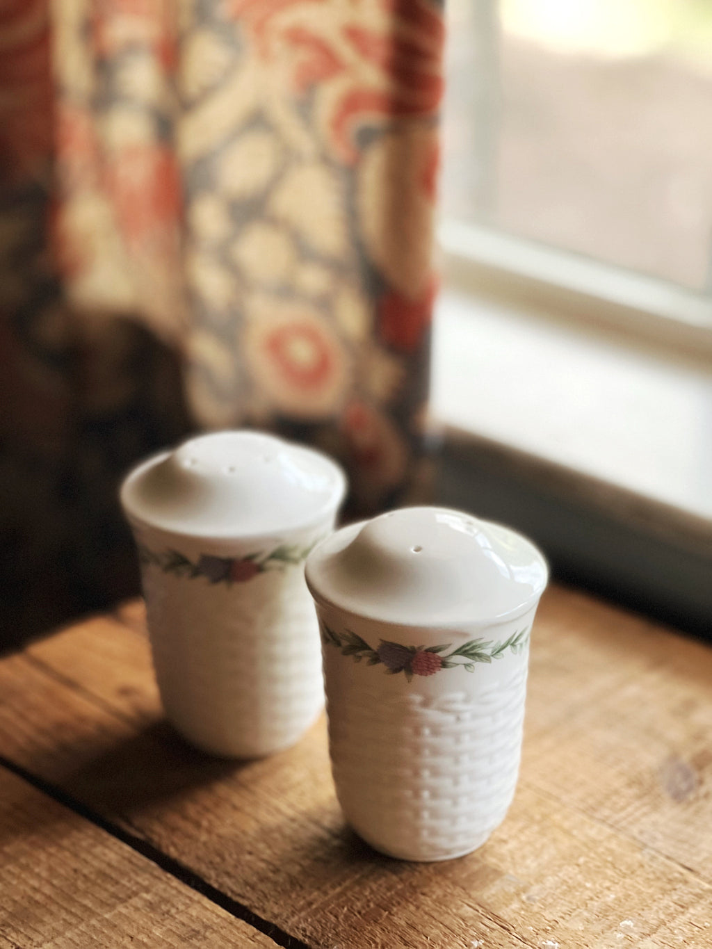 Vintage Noritake Gold Cuisine Conservatory Pair of Salt & Pepper Shakers