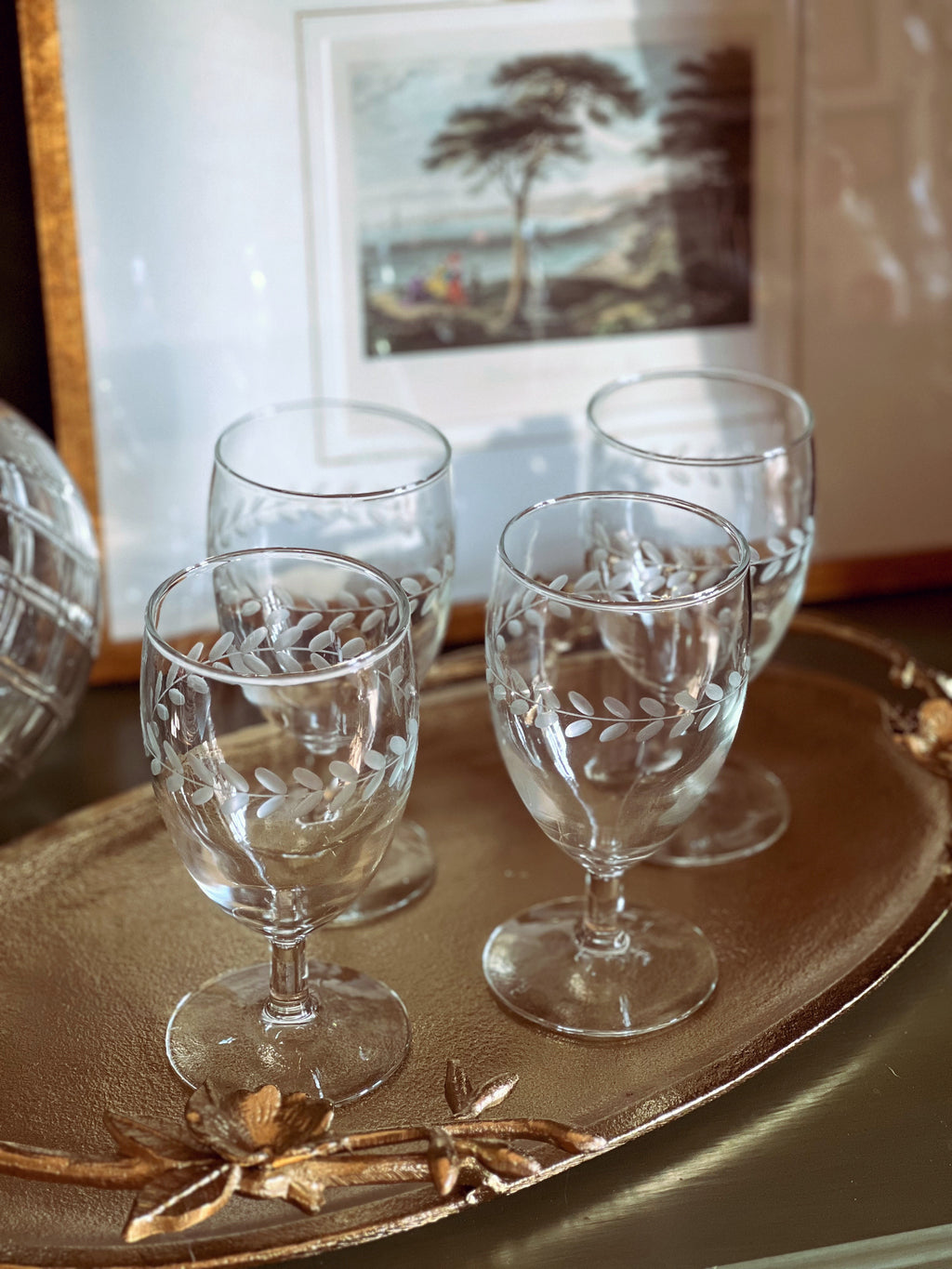 Set of 4 Vintage Etched Wine Glass with Laurel Leaf Design