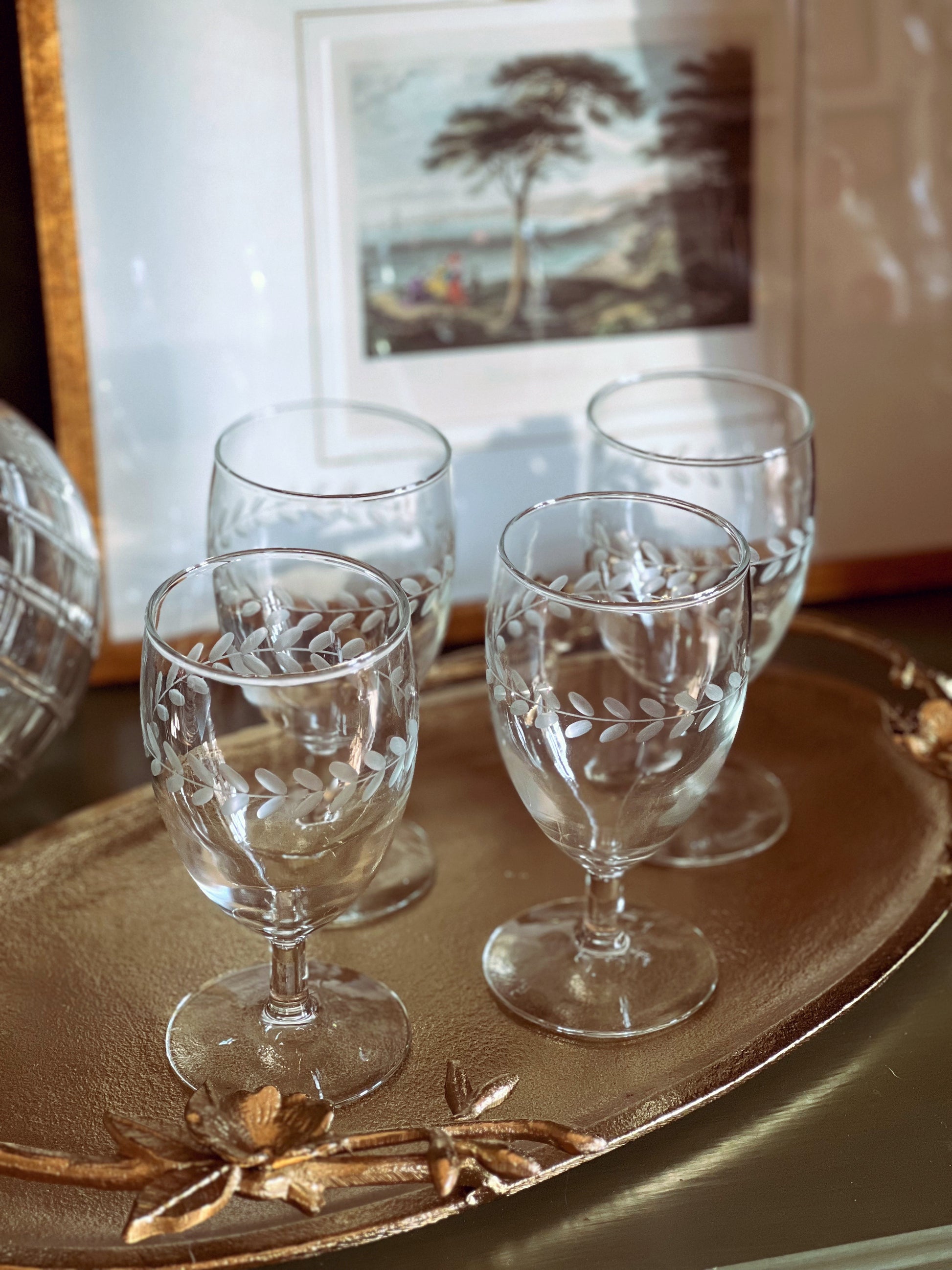 Set of 4 Vintage Etched Wine Glass with Laurel Leaf Design