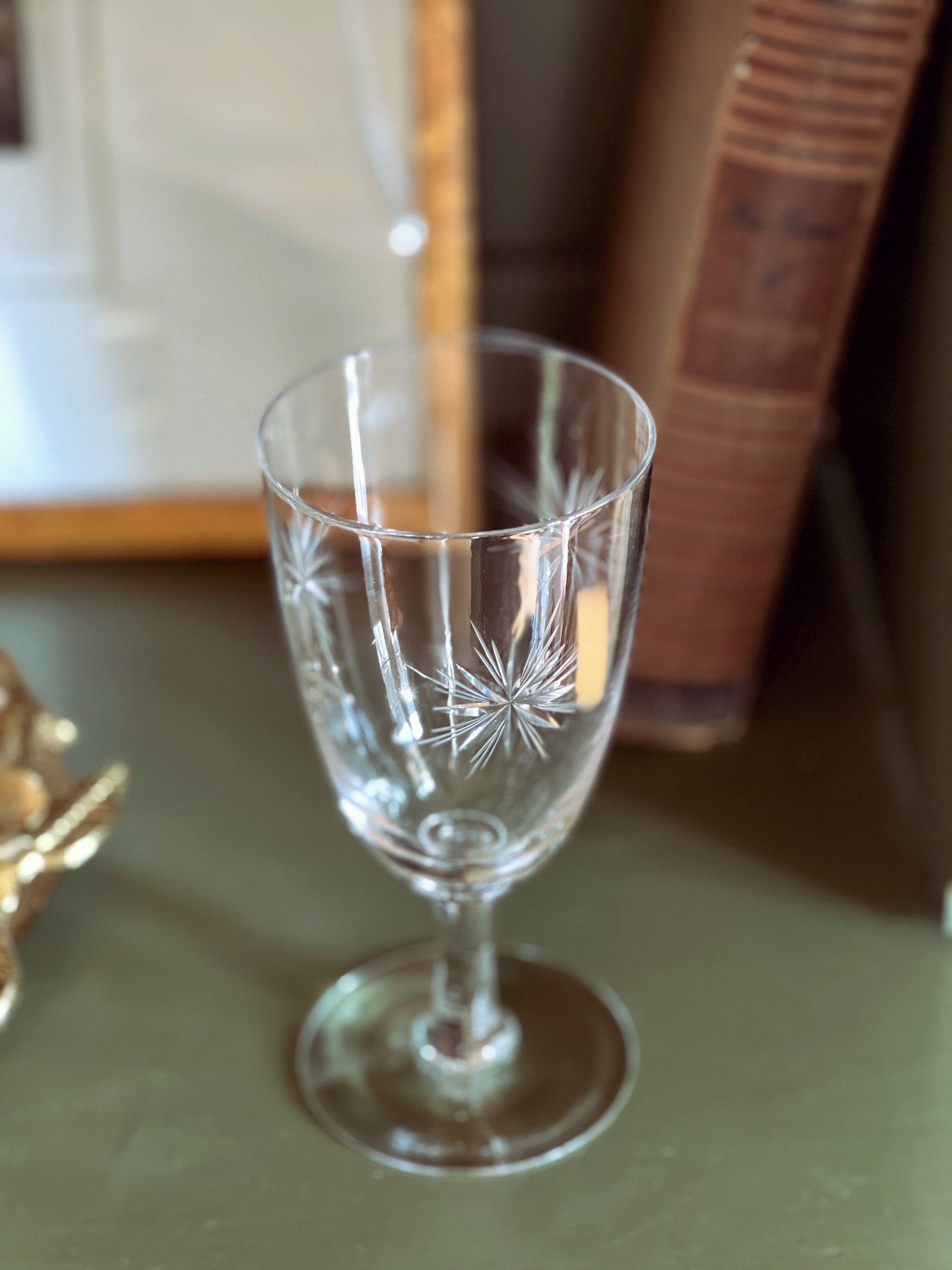 Set of 4 Vintage Etched Starburst Crystal Wine Glasses