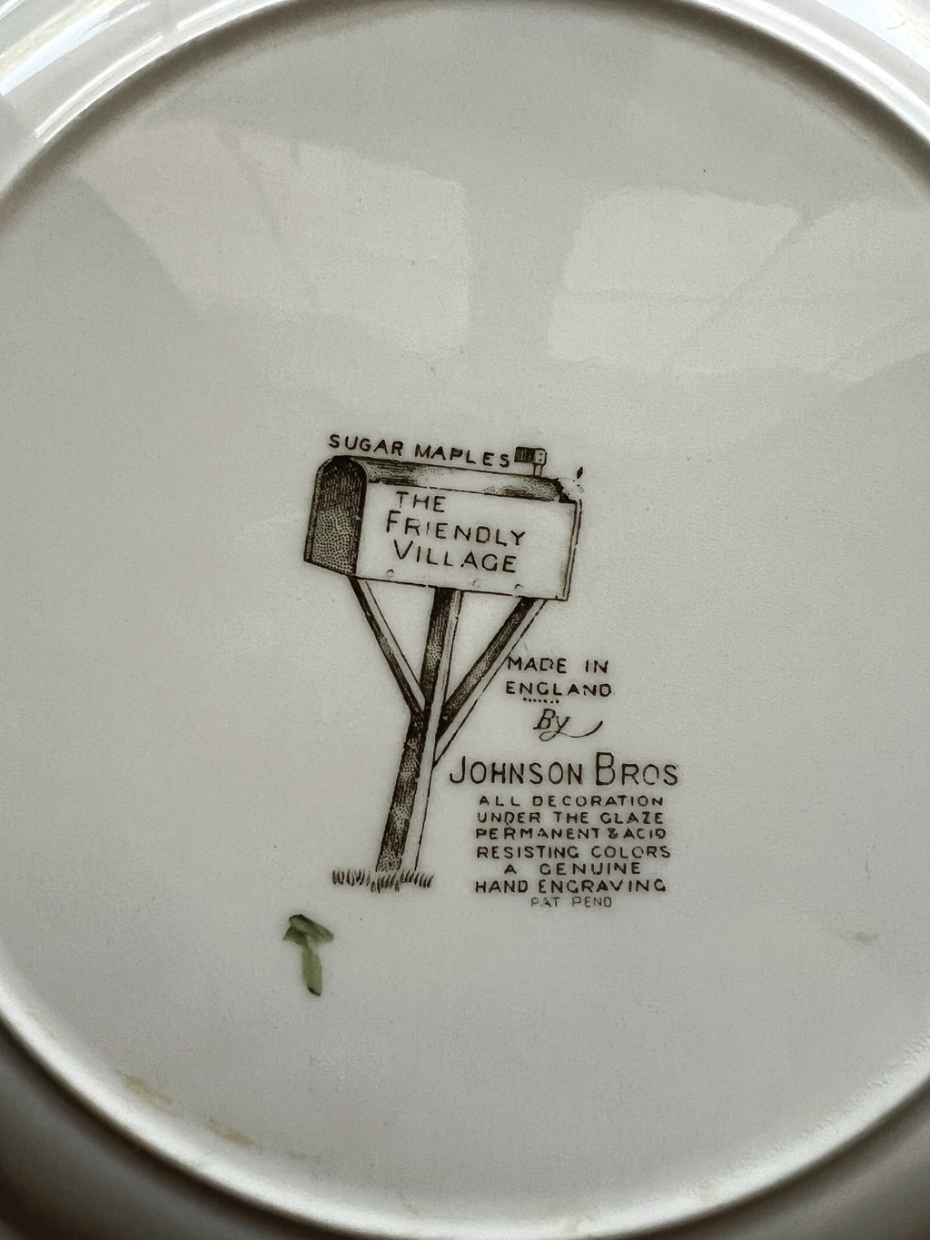 Vintage Johnson Brothers Friendly Village Sugar Maples Dinner Plate