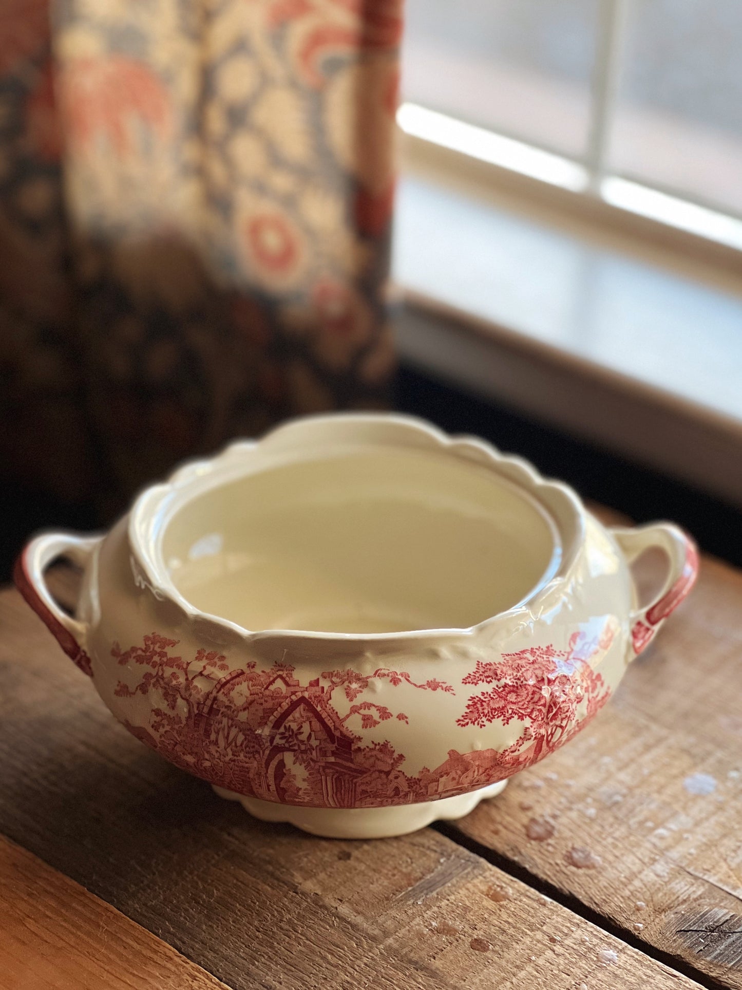 Vintage Taylor Smith Taylor English Abbey Round Vegetable Bowl