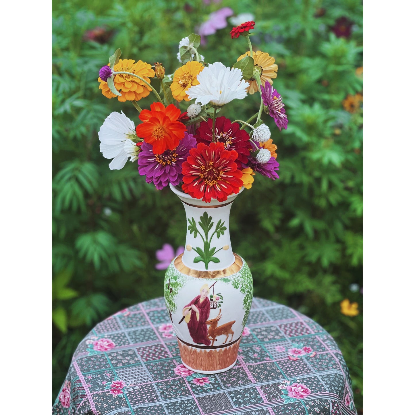 Round Floral Vintage Tablecloth