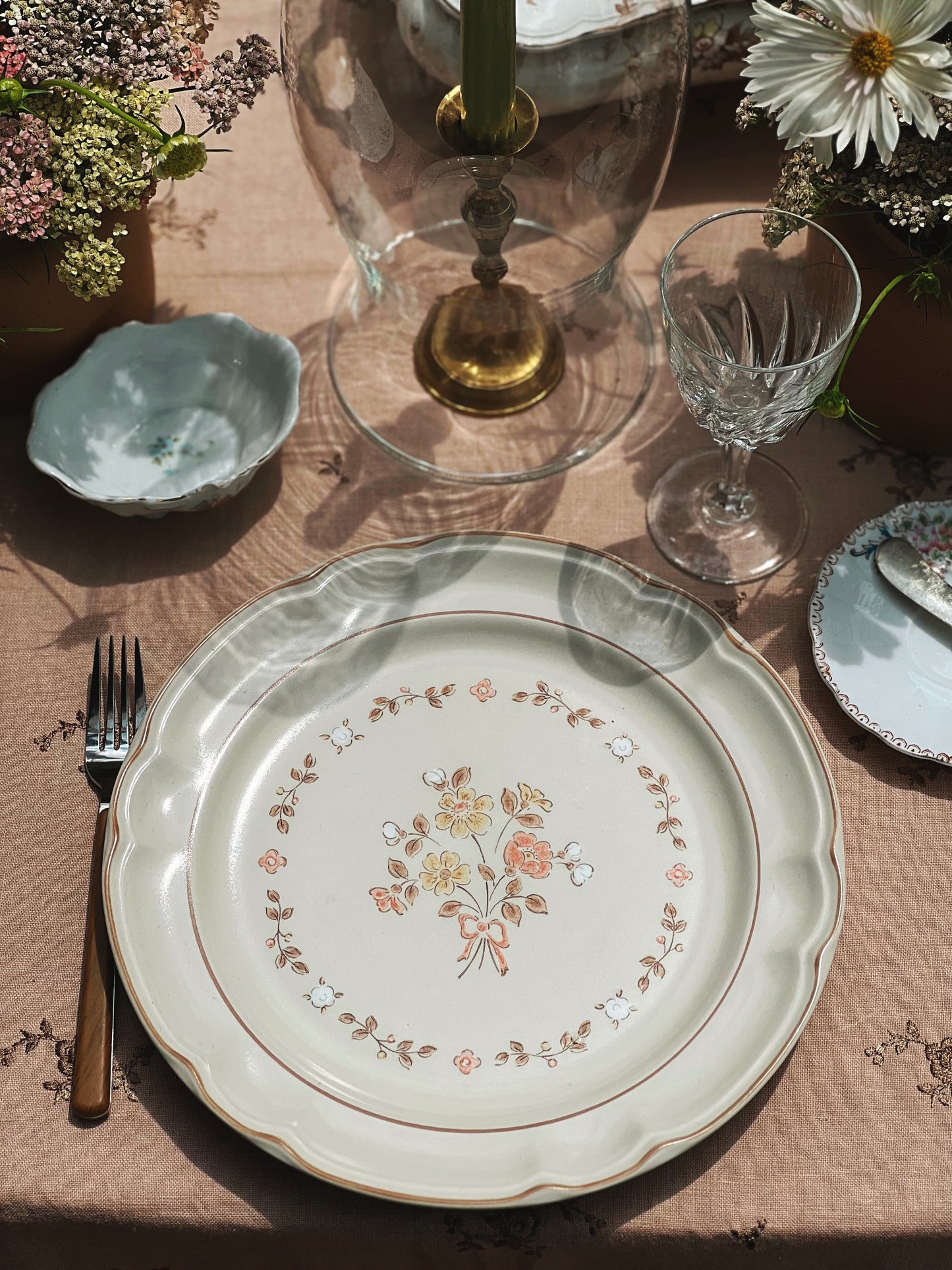 Vintage Set of 4 Cordella Burnet Stoneware Dinner Plates