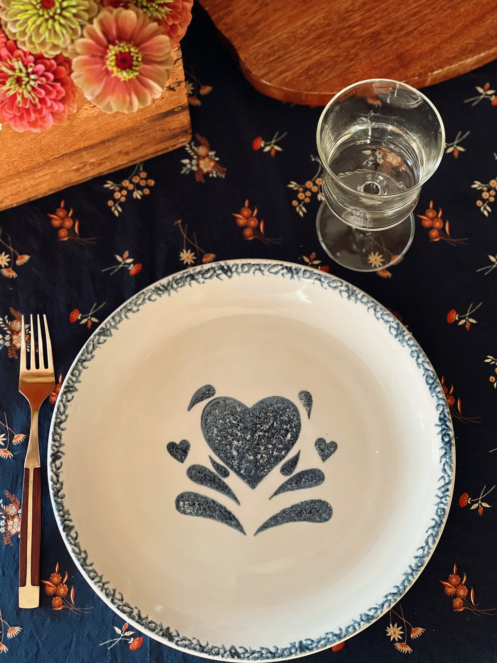 Vintage Set of 4 Spongeware Stoneware Dinner Plates