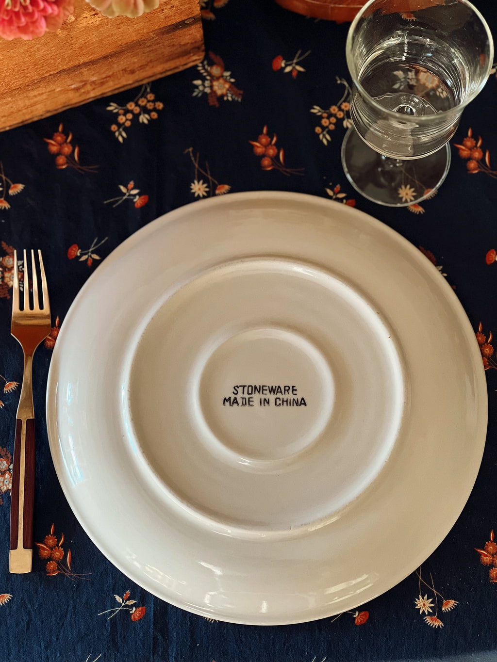 Vintage Set of 4 Spongeware Stoneware Dinner Plates