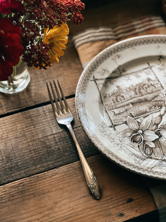 Vintage Oneida Community Tudor Plate Queen Bess II Dinner Fork
