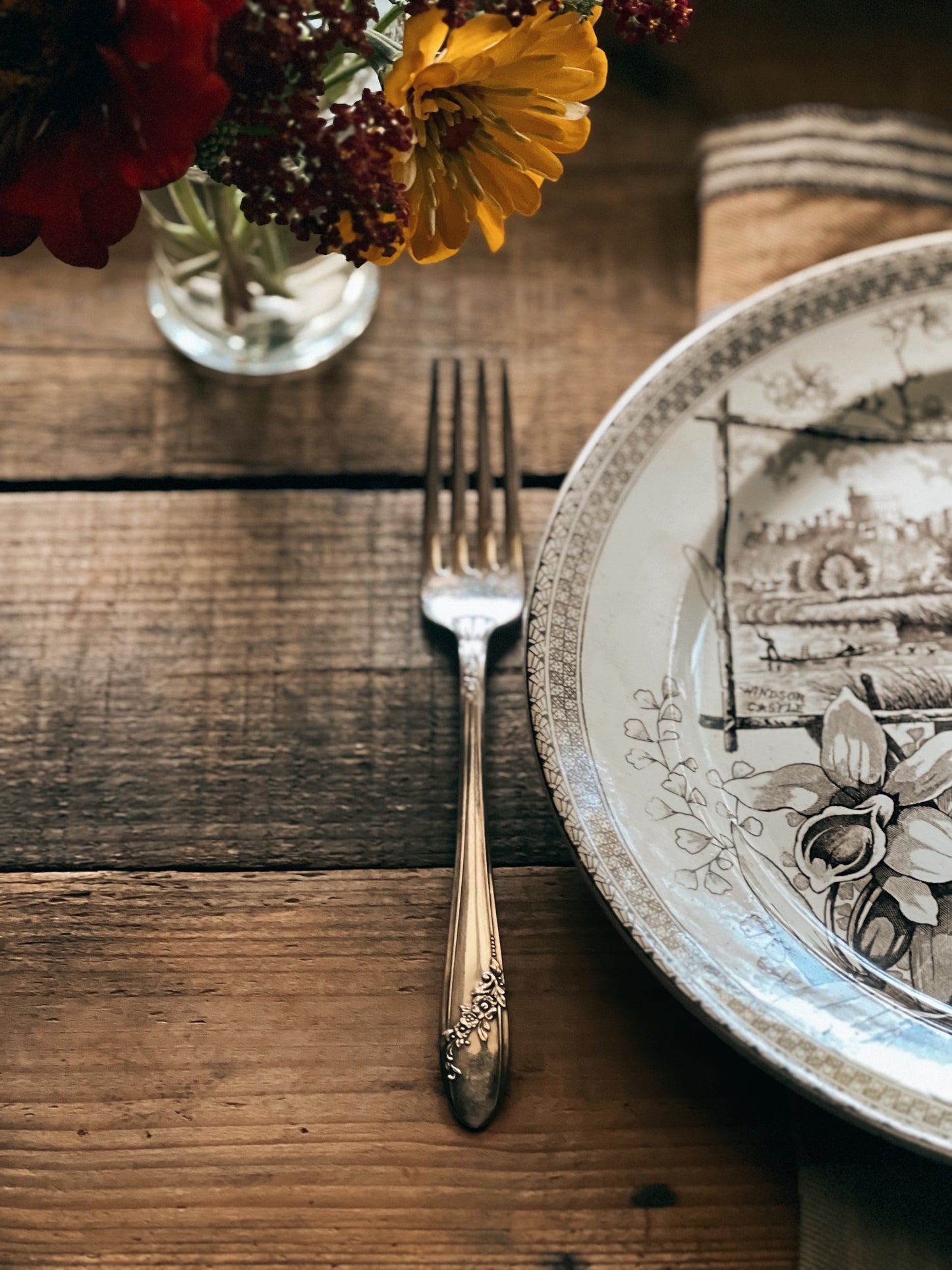 Vintage Oneida Community Tudor Plate Queen Bess II Dinner Fork
