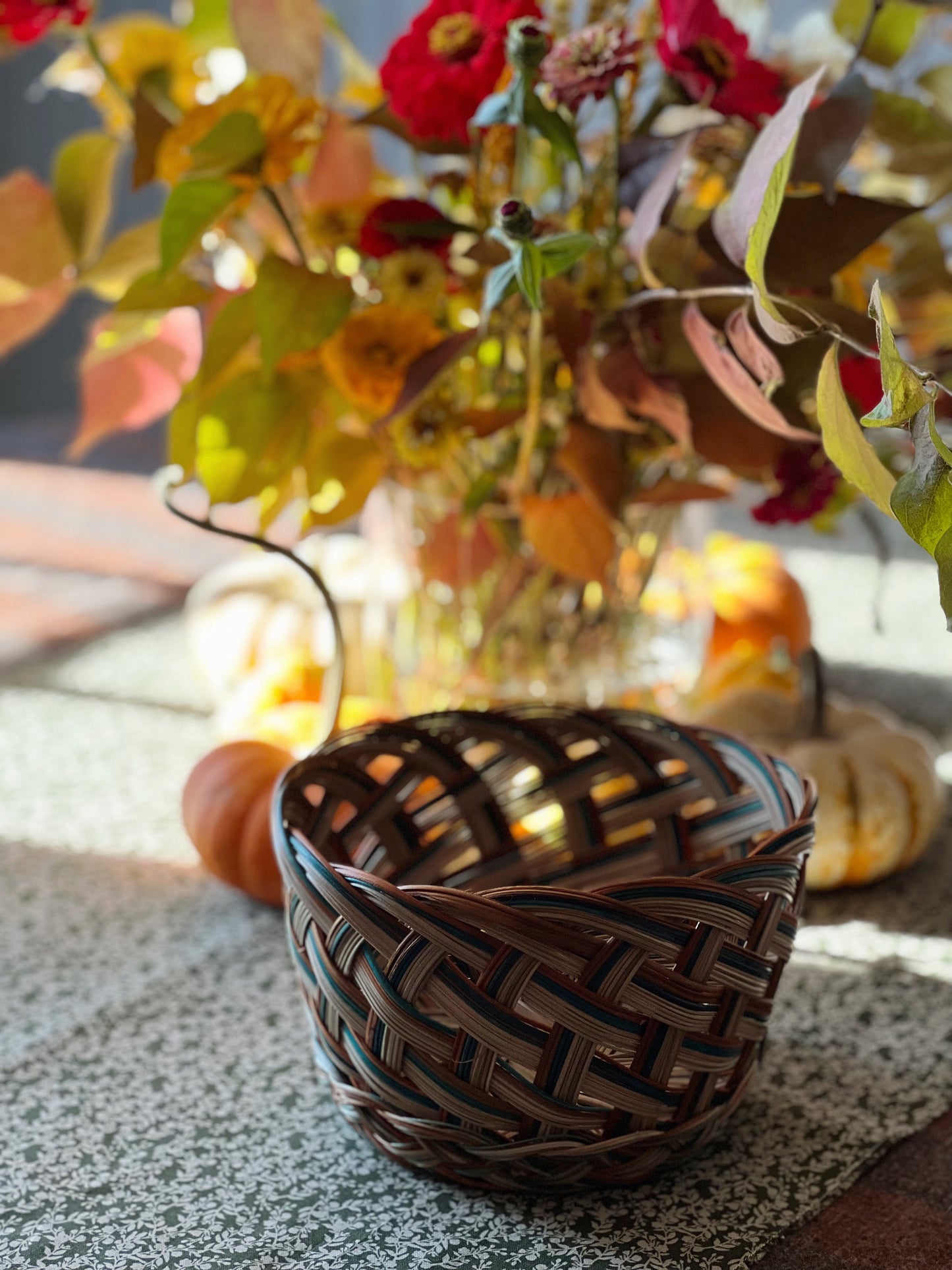 Vintage Woven Basket in Round Multicolor