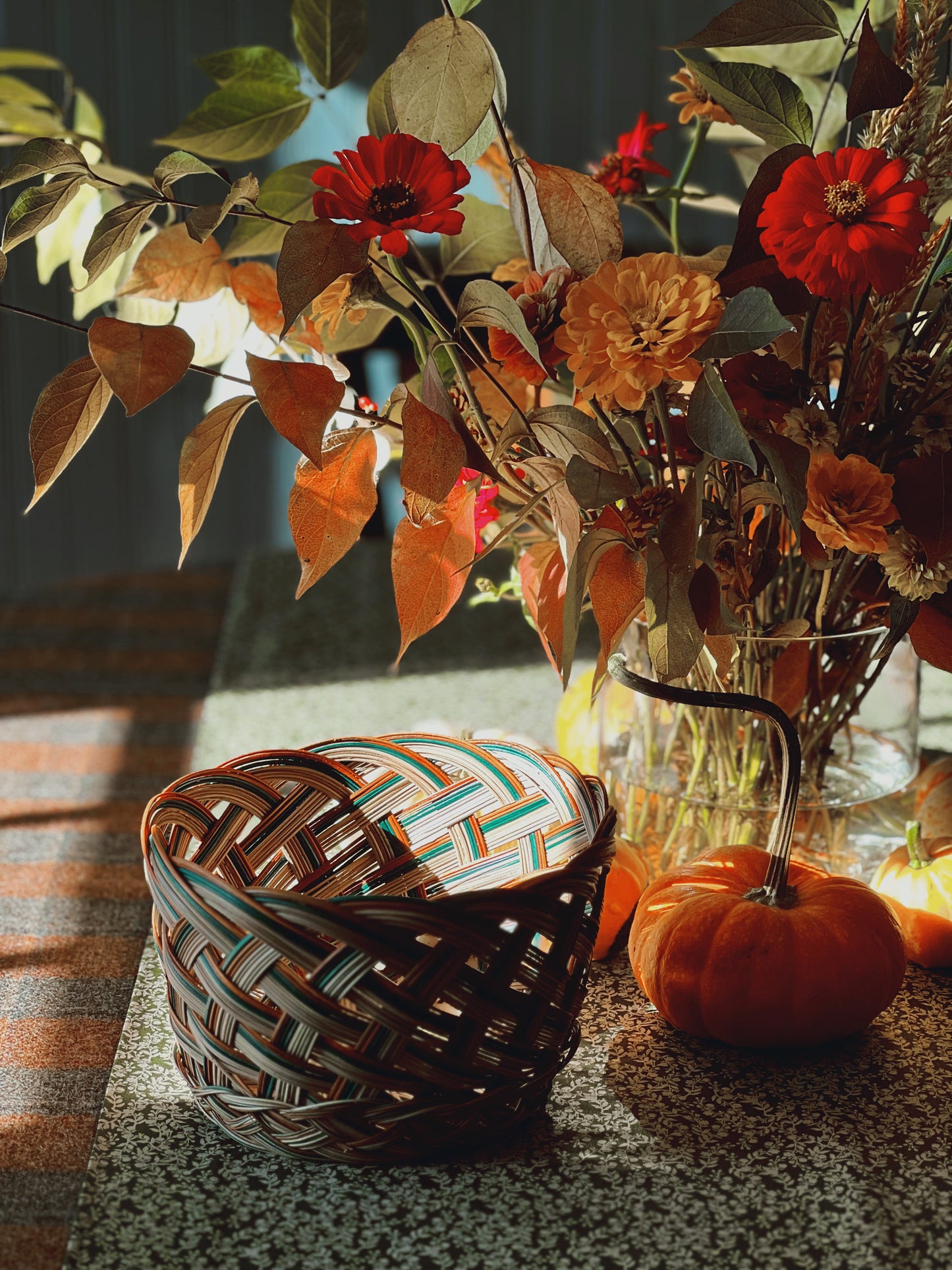 Vintage Woven Basket in Round Multicolor