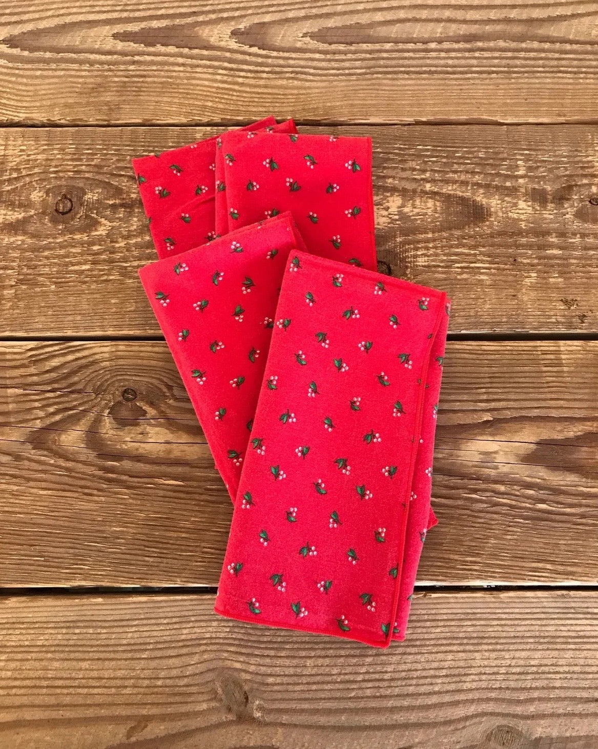 Set of 4 Vintage Holly Berry Napkins