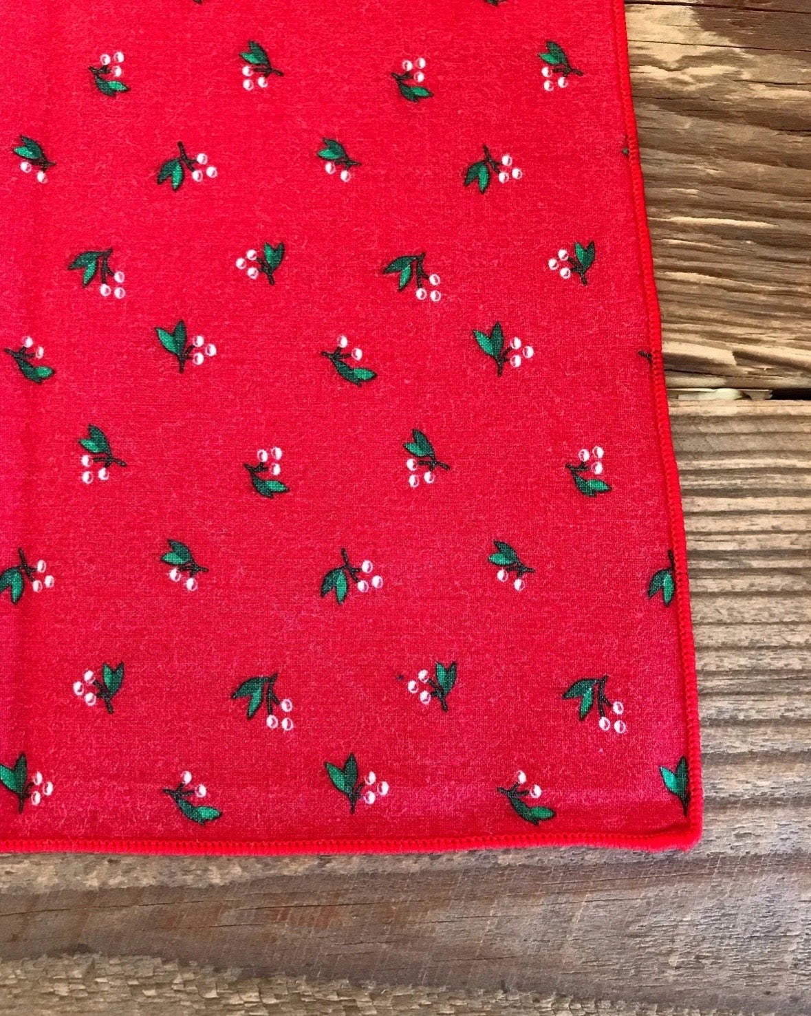 Set of 4 Vintage Holly Berry Napkins