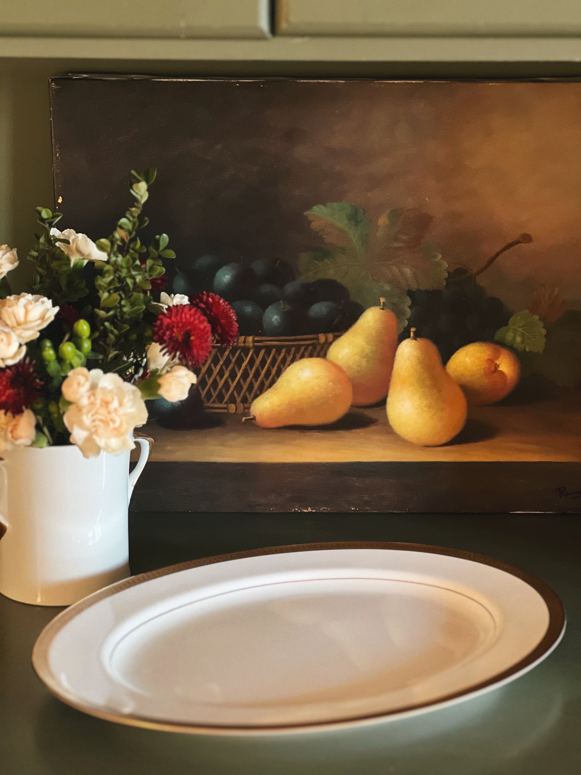 white and gold platter