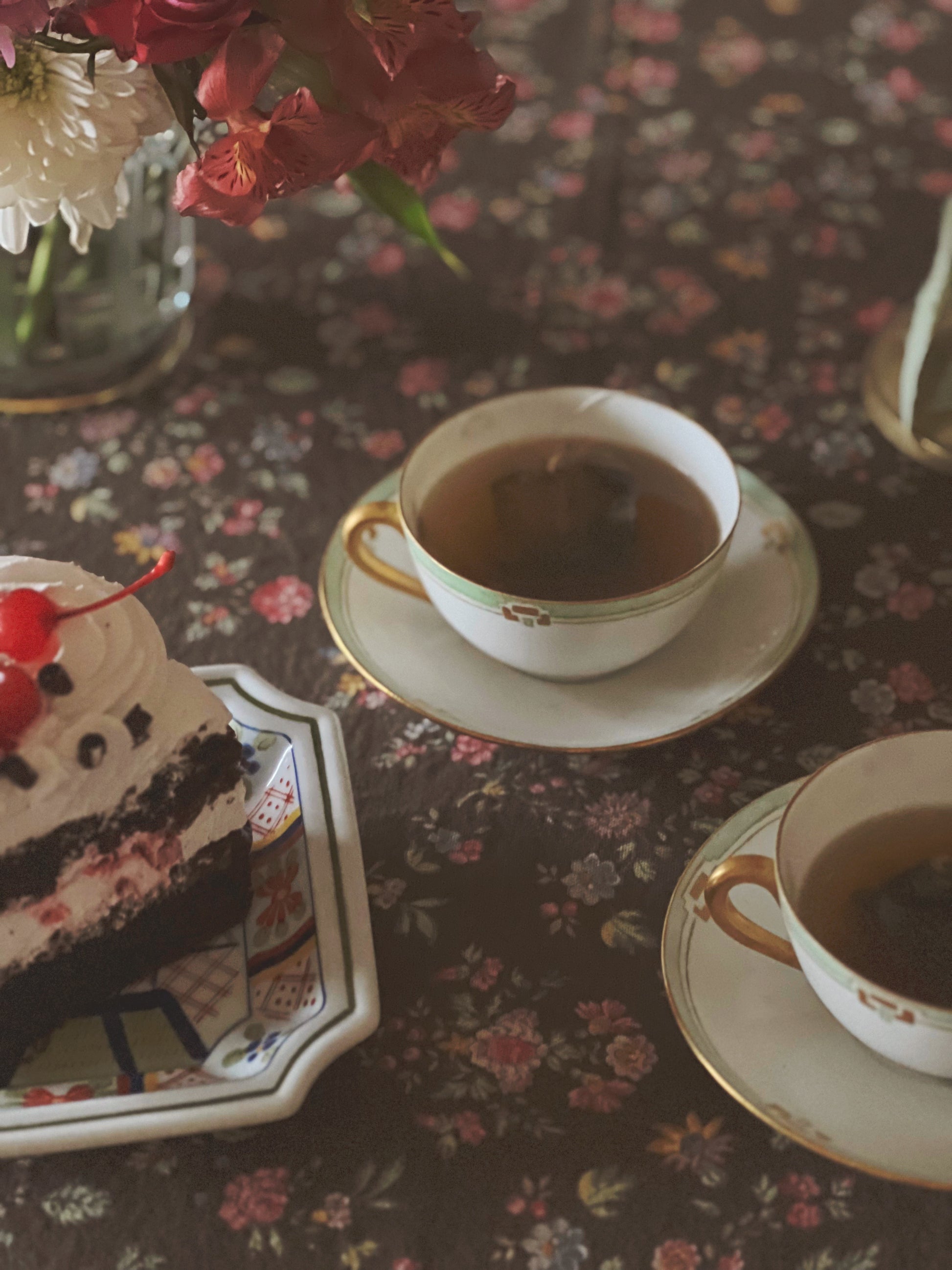 Vintage Pair of Bone China Art Deco Design Teacup & Saucer Sets