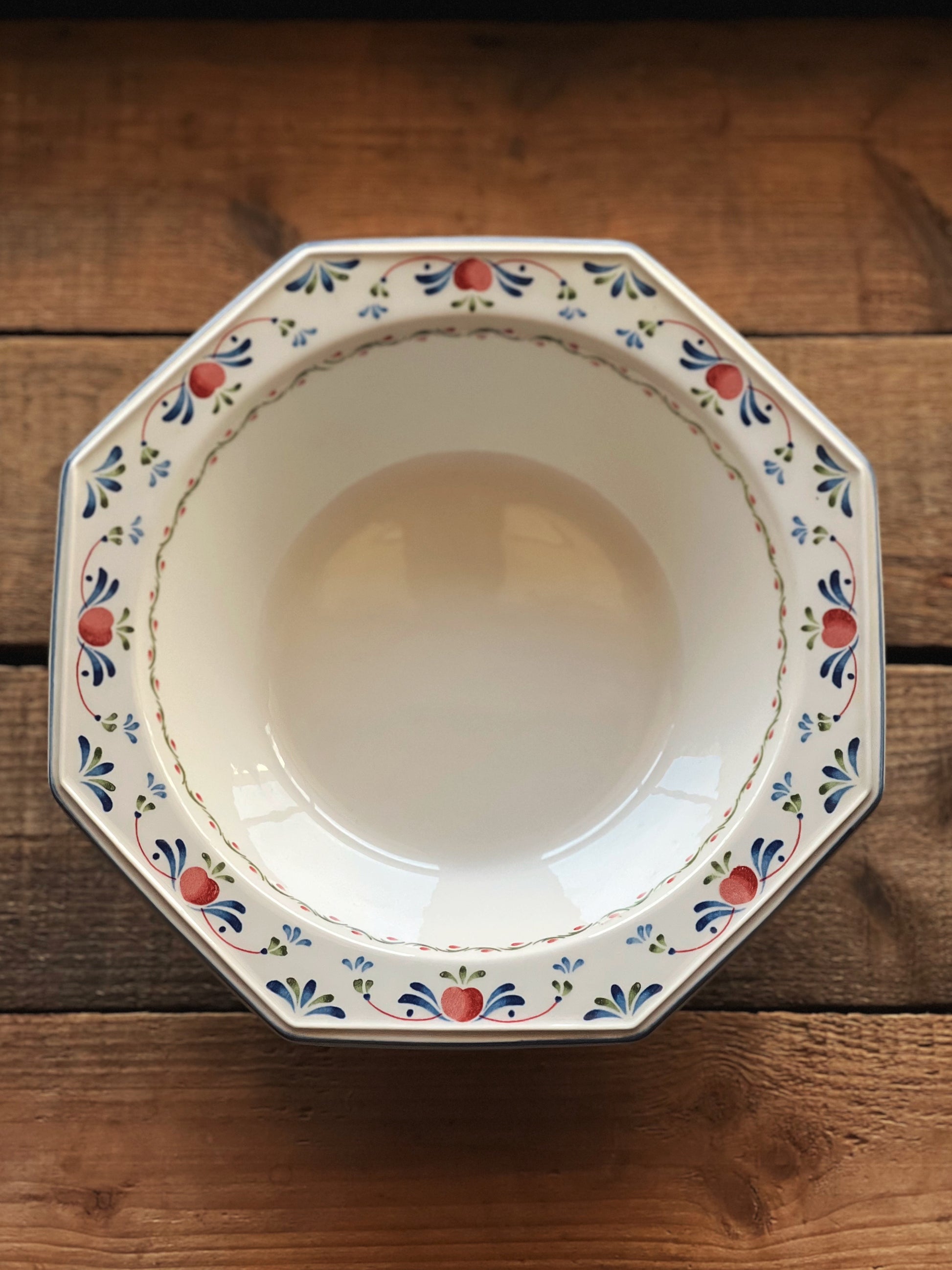 red and navy heart pattern serving bowl