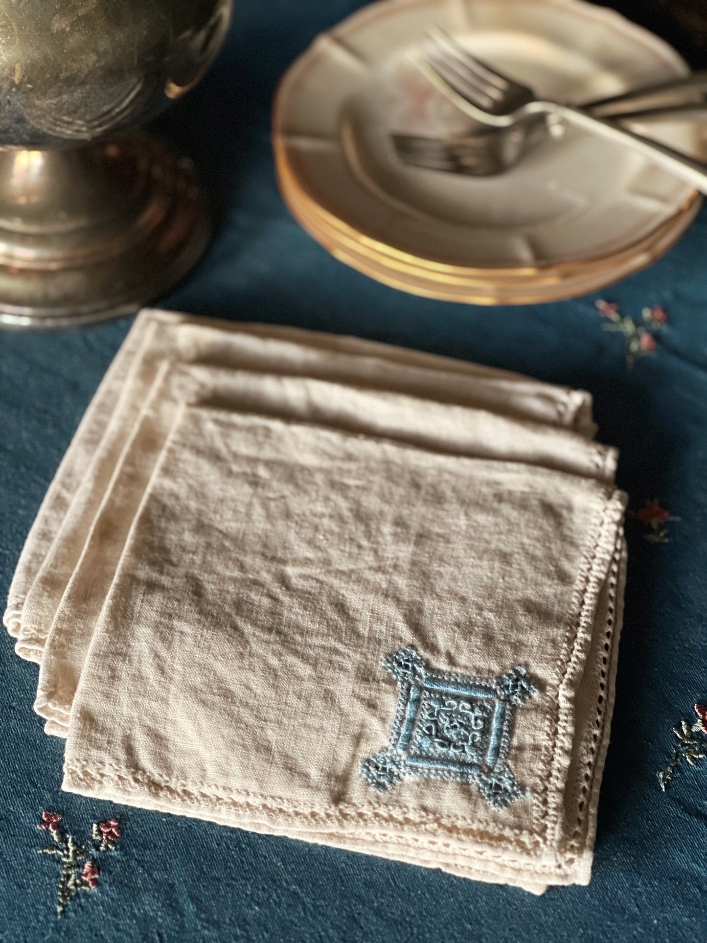 Vintage Set of 4 Linen Embroidered Cocktail Napkins